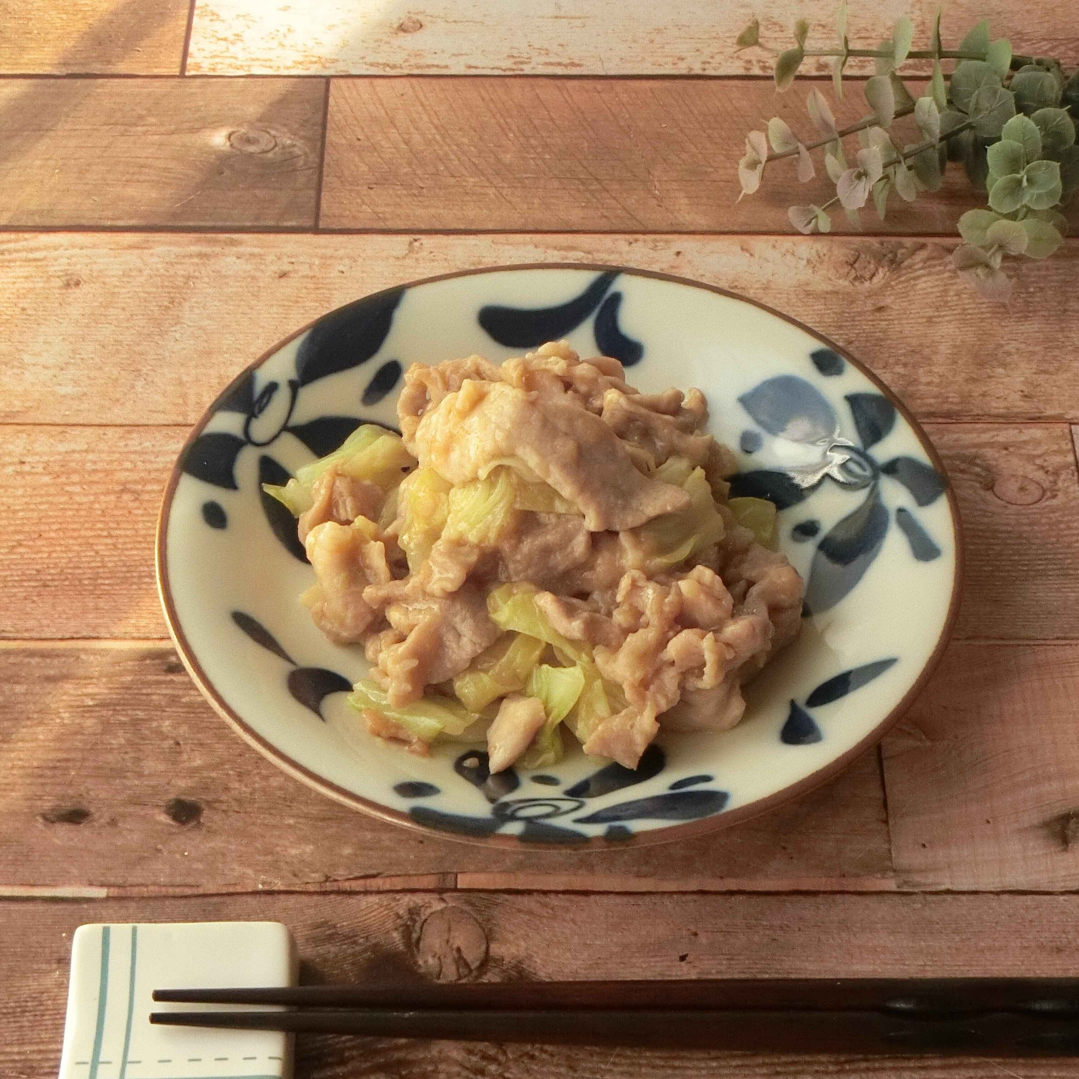 5分で完成！電子レンジでパパッとつくる「豚肉とキャベツのマヨしょう油炒め」