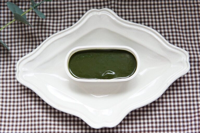 【ローソン】とろーり抹茶ソースが超濃厚。なめらか食感がやみつきに「お抹茶ガトーショコラ」
