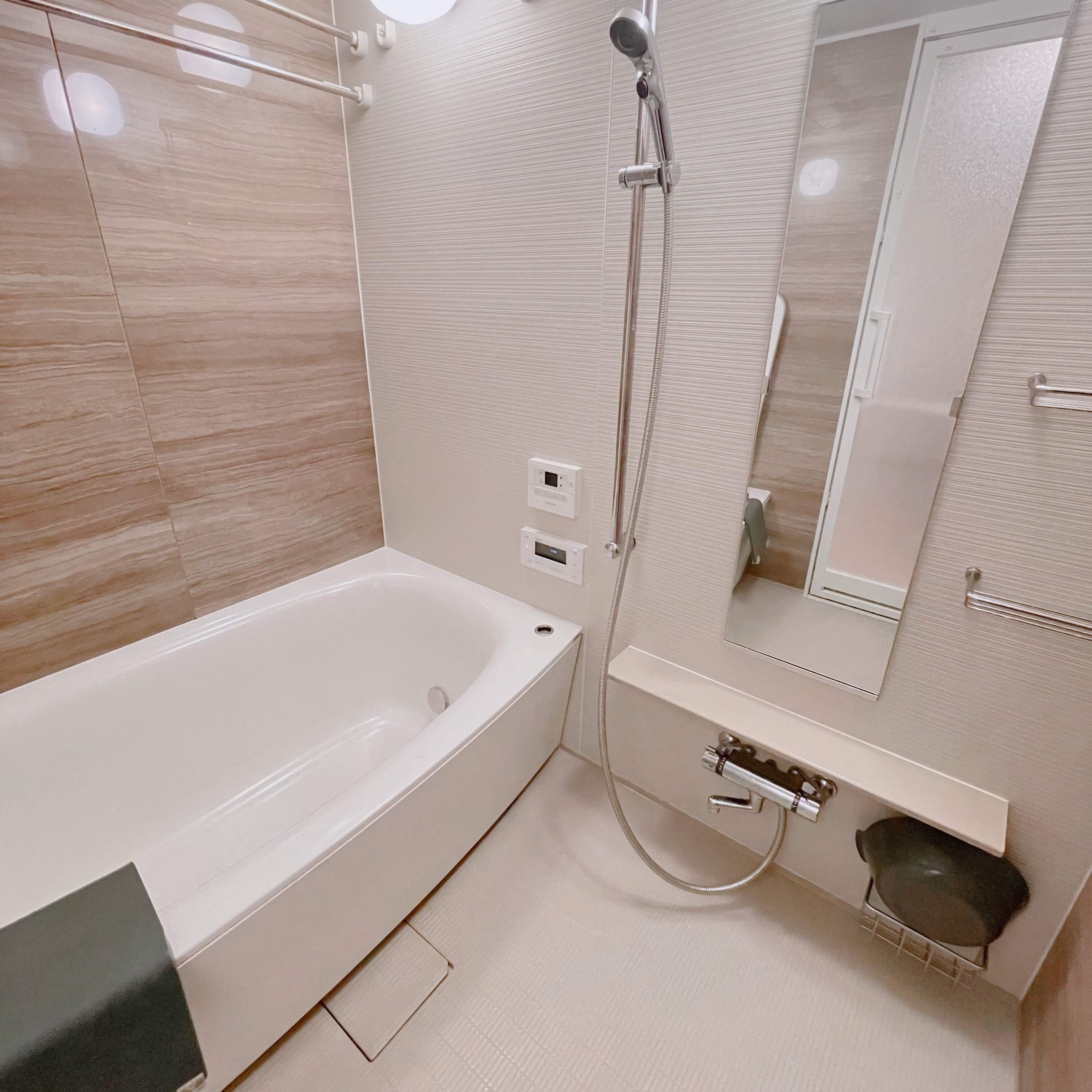 お風呂掃除を月1回するだけでスッキリできるワザをさまざま紹介！