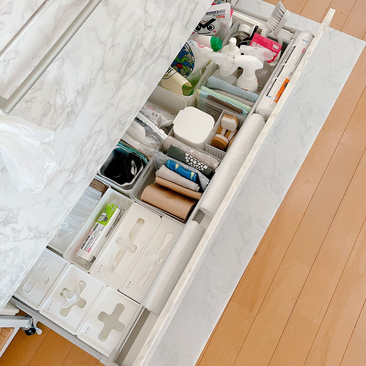 【シンク下収納】袋類はロールタイプと詰替えを使い分け