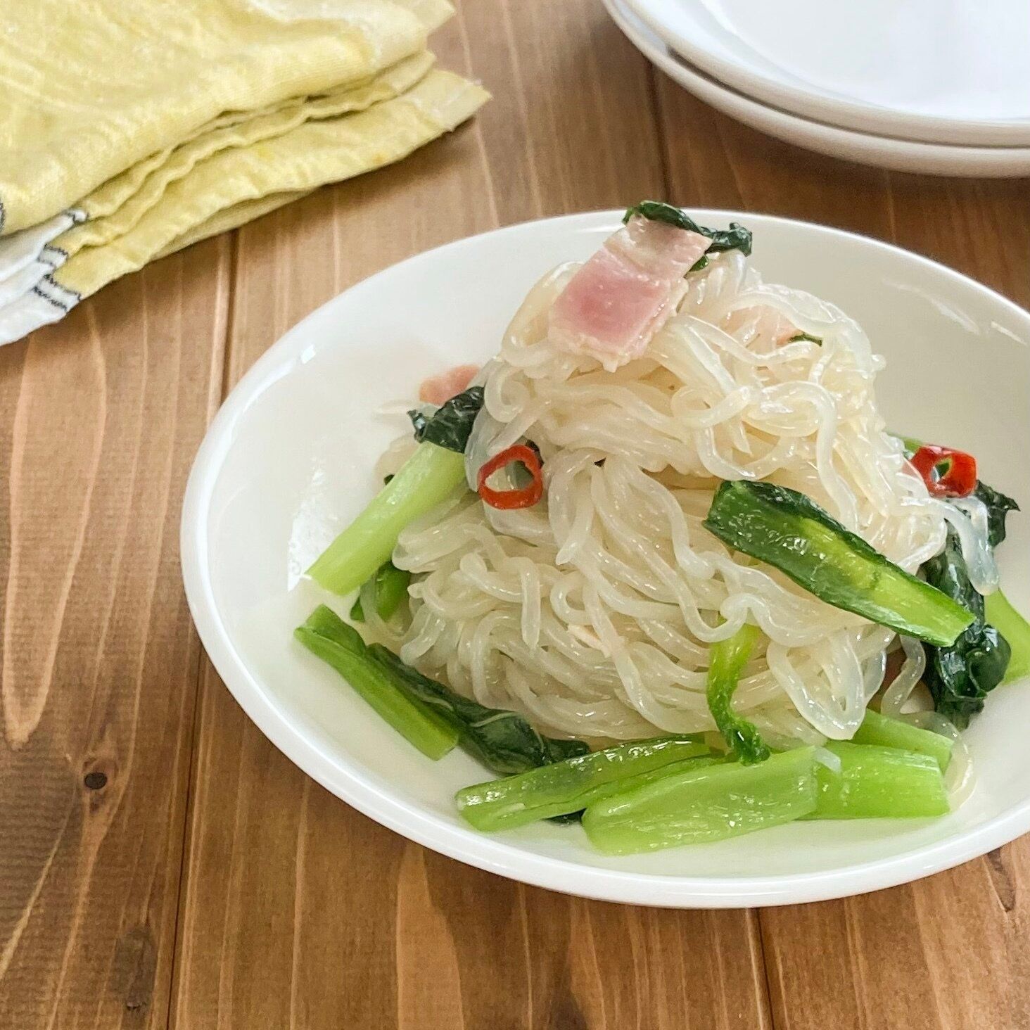 家事代行などで6,000食の料理を作ってきた主婦が教える！サクッと節約1品！したらきと小松菜のペペロンチーノ風