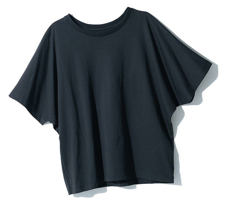 【40代が買うべきユニクロ】林智子さん太鼓判！この夏、延々着倒せる黒Tはコレです