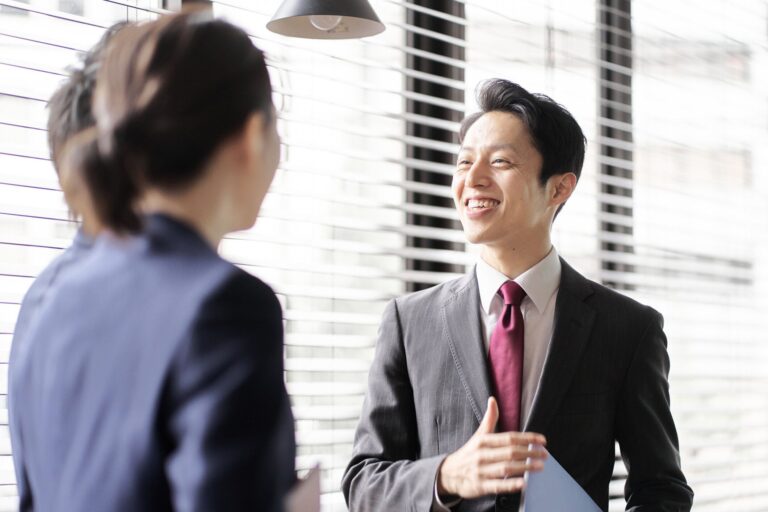 「お手数をおかけしますが」を正しく使えている？意味や使い方、英語での表現方法を解説