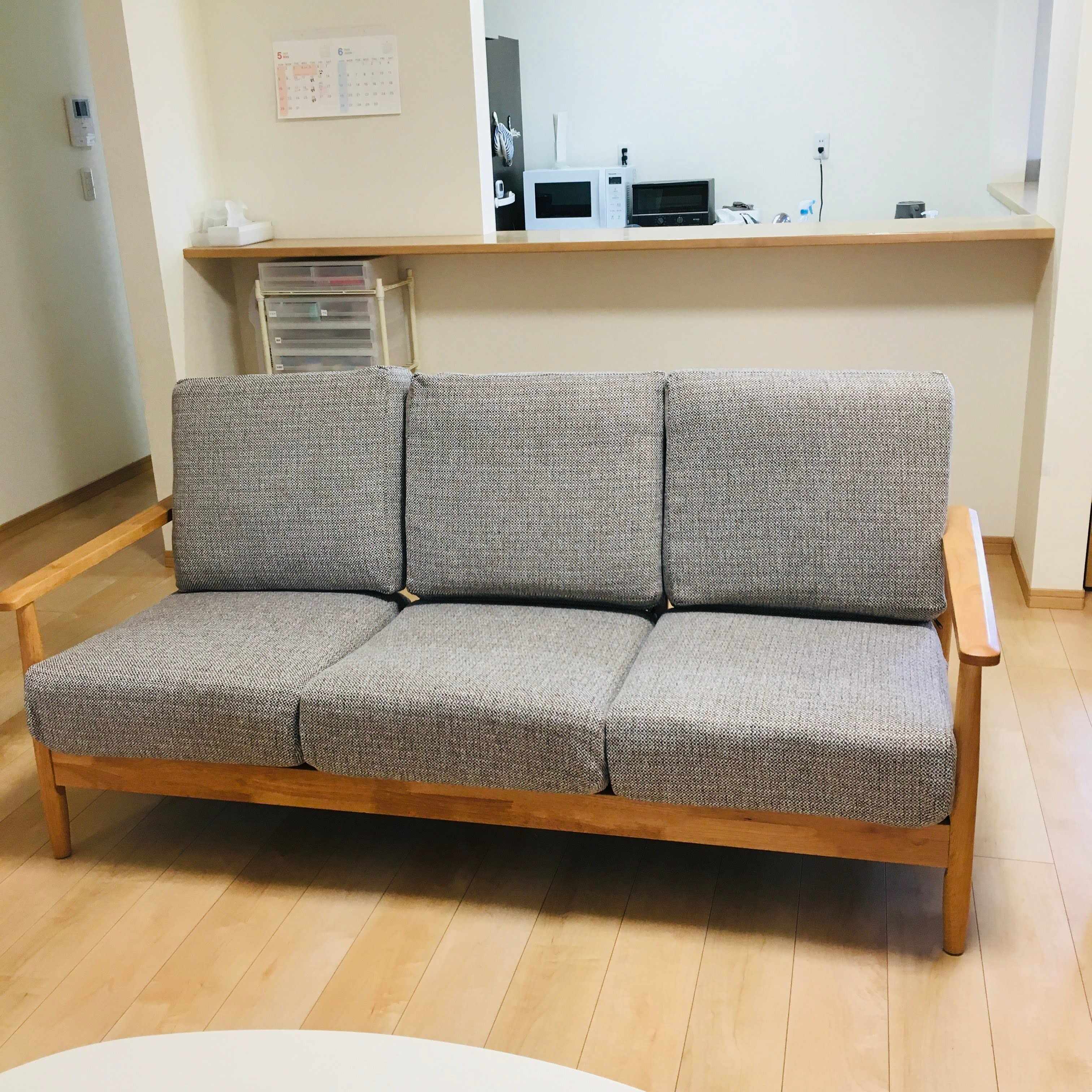 元ミニマリストが６年ぶりにソファを購入した結果、家族に起きた変化とは！？