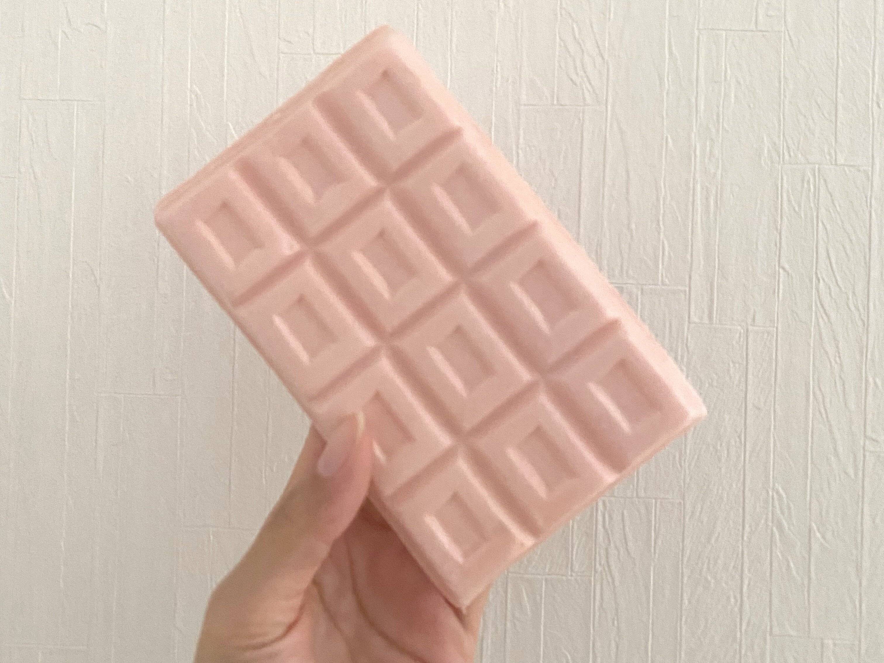 【ファミマ】140円でこのデカさ！新商品の「でっかいいちごモナカ」は満足度が高い◎