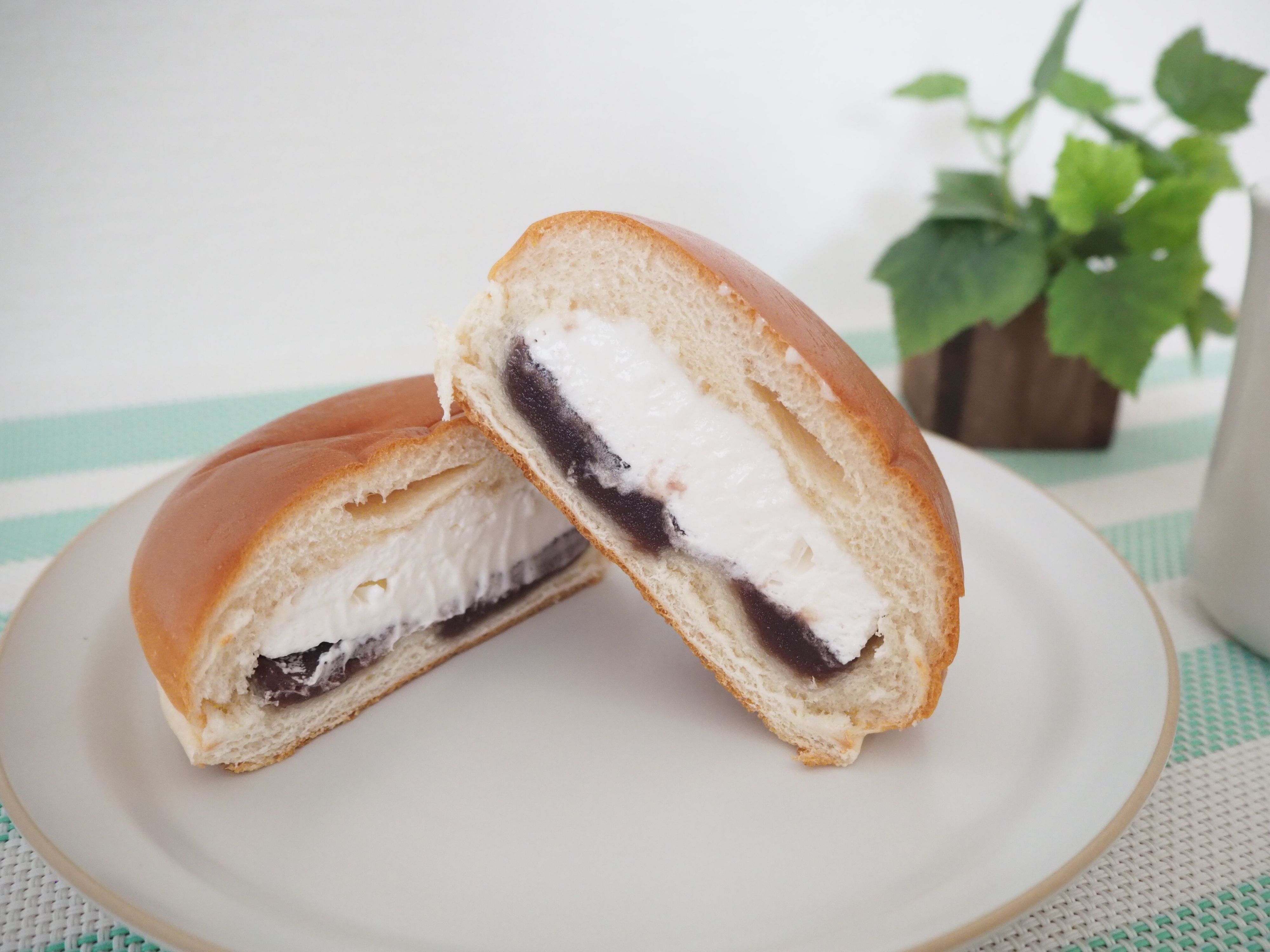 【ミニストップ】このバランスが正解！ホイップ好きのぎっしりホイップあんぱんはこしあんの仕事がすごかった！