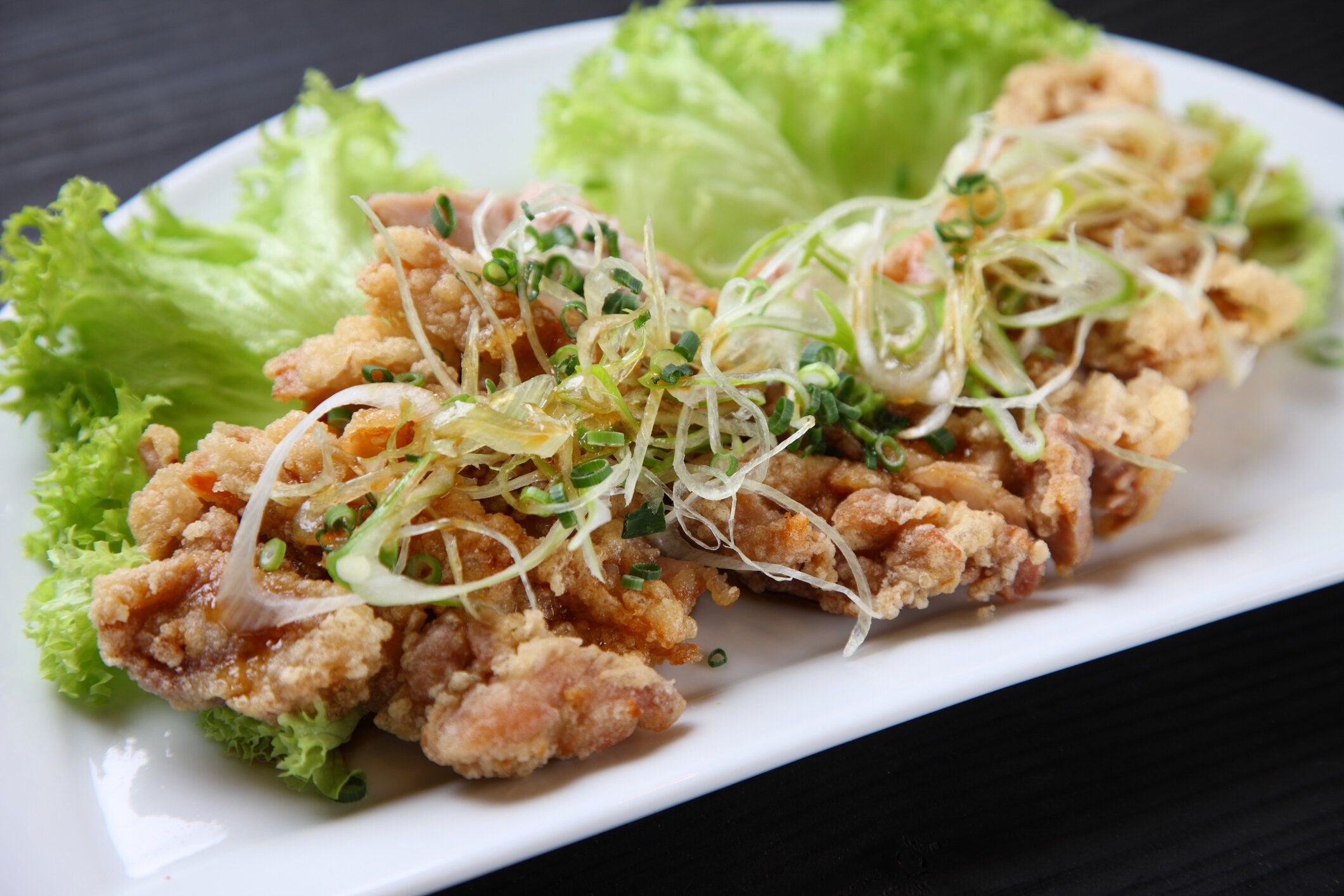 【管理栄養士監修】気になる「油淋鶏」のカロリーや炭水化物量とは？食べる際に押さえるべきポイントを紹介