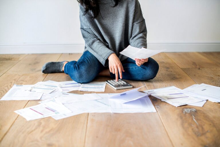 どうしても借金が必要になったらどこを選ぶべき? お金の専門家が安全なお金の借り方をアドバイス
