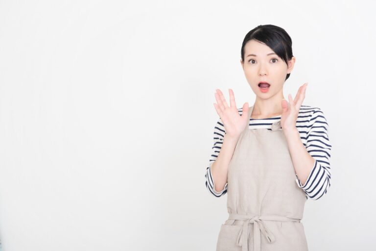 その掃除方法、金運をどんどん下げているかも!?玄関掃除でやってはいけないこと【Dr.コパの風水解説】