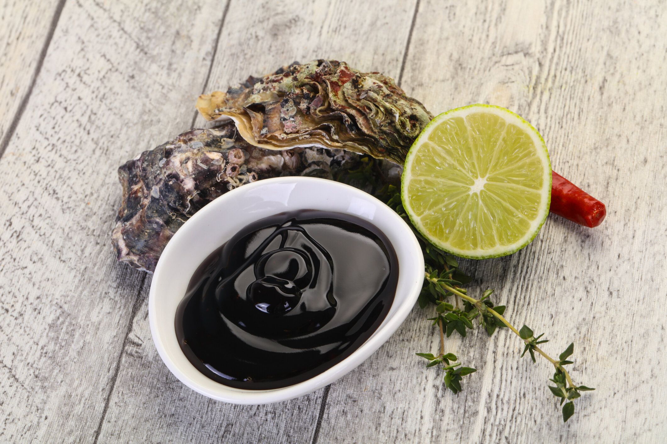 「オイスターソース」がないときに代用できる調味料を検証！おすすめの組み合わせも紹介【管理栄養士が解説】