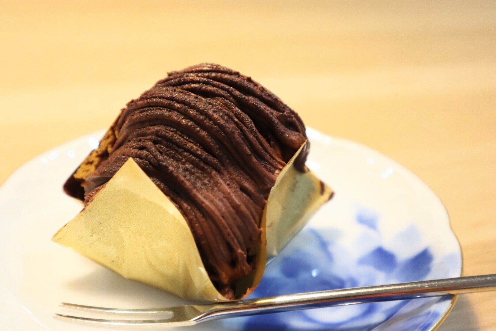 【セブン】涼しい部屋で夜のご褒美スイーツを！『札幌ろまん亭監修チョコモンブラン』