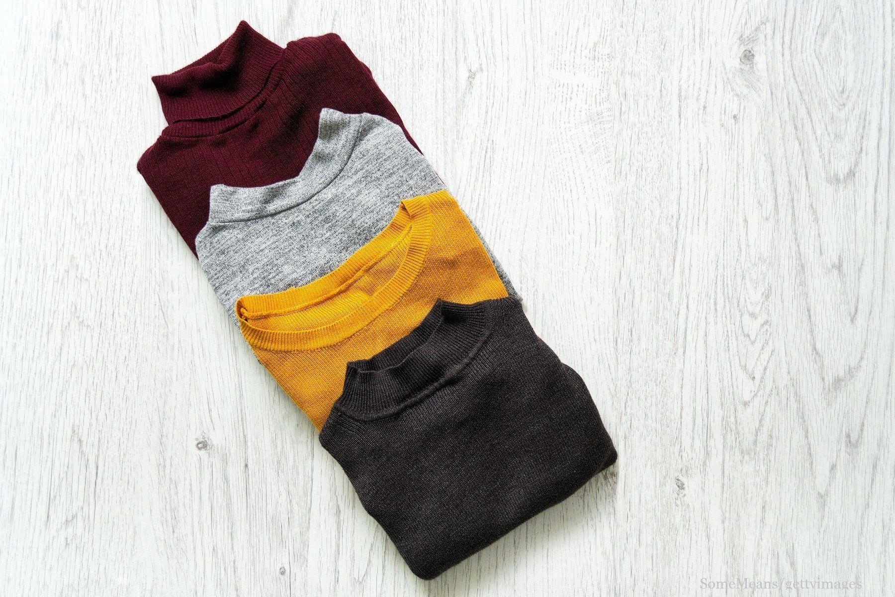 【ミニマリスト】今が捨てるタイミング！衣替えで捨てるべき服3選