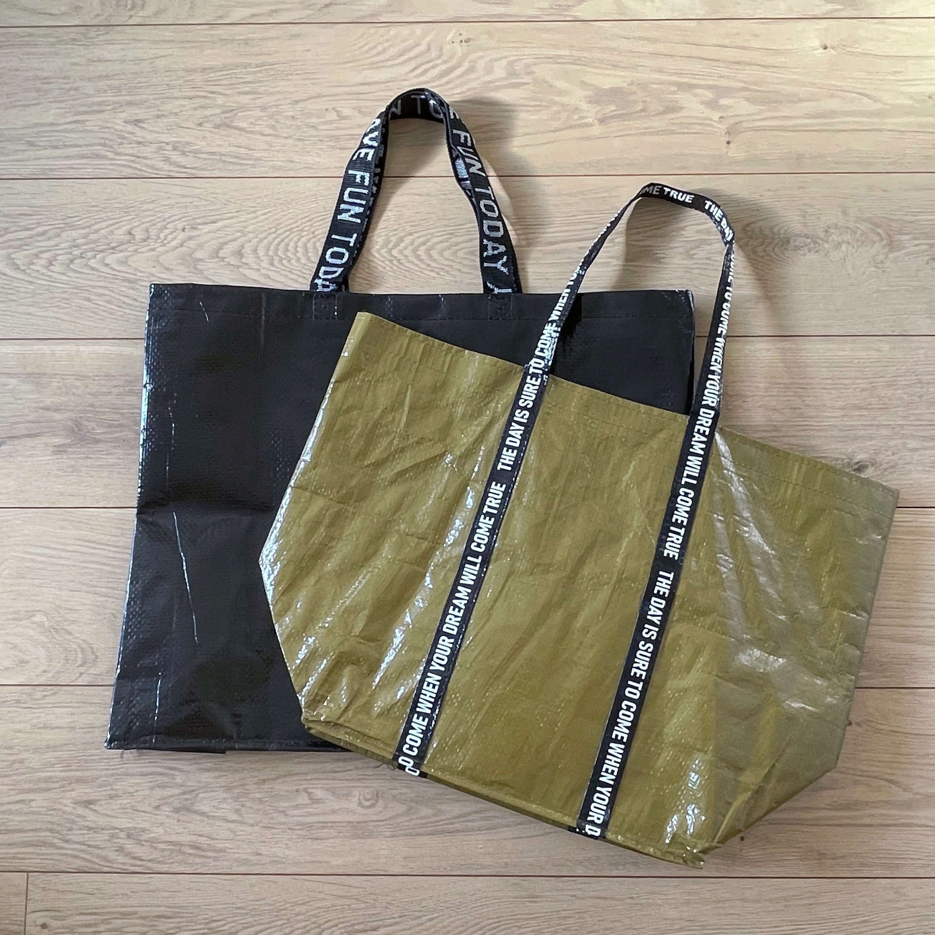 【セリア】プールバッグが110円で買える!? アウトドアに最適なトートバッグは完売前にゲットして！