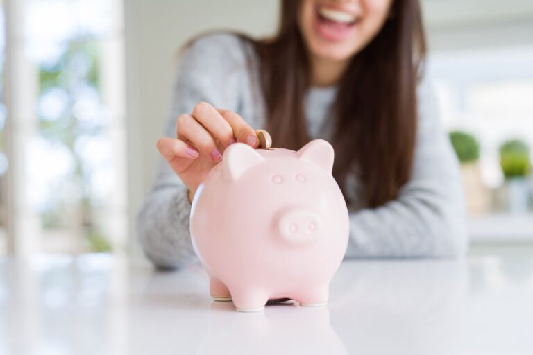 私も投資をやるべき？ お金の専門家が解説する「預貯金だけの家庭が危ない理由」