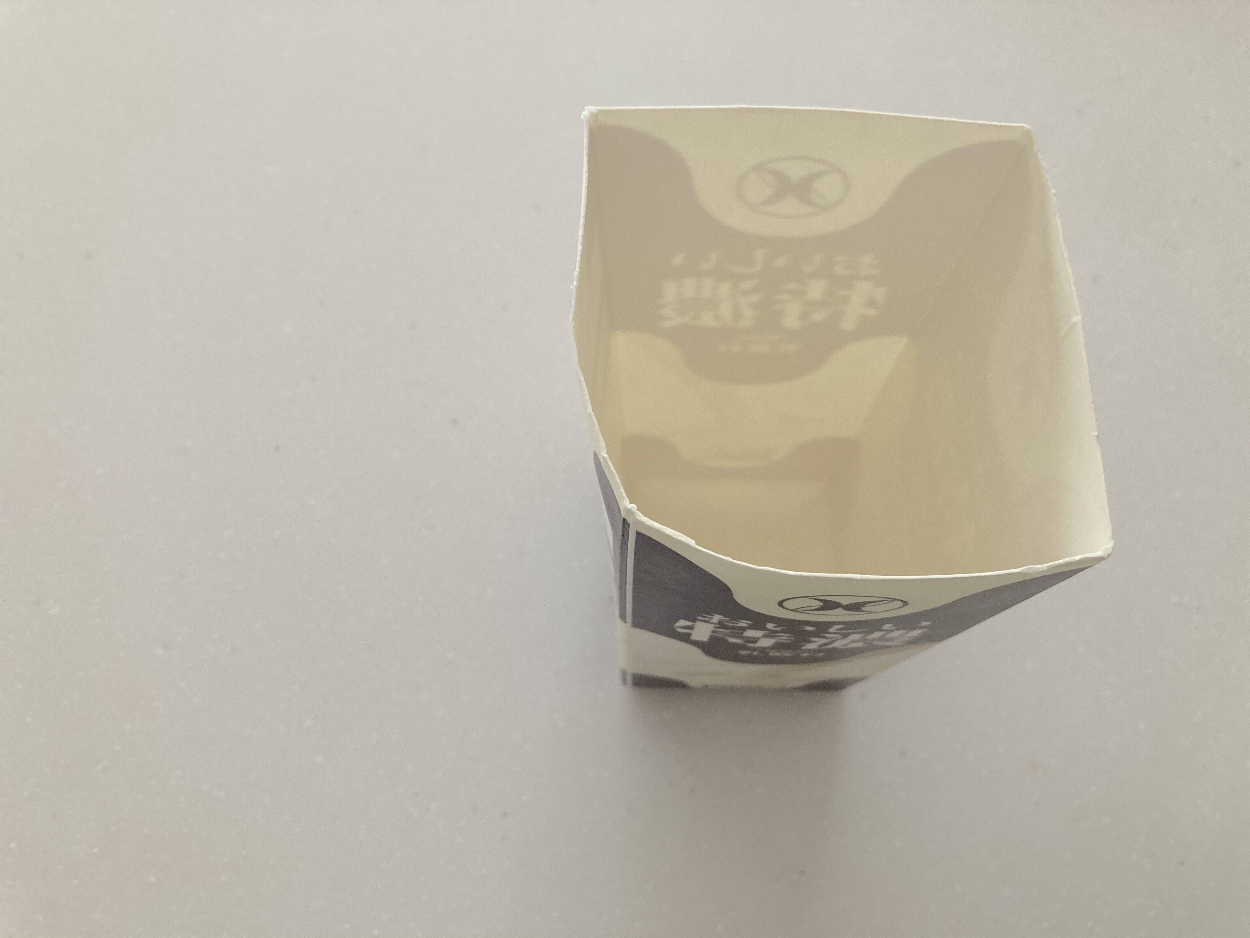 牛乳パックはそのまま捨てないで！まだまだ活用できるアイデア【4選】