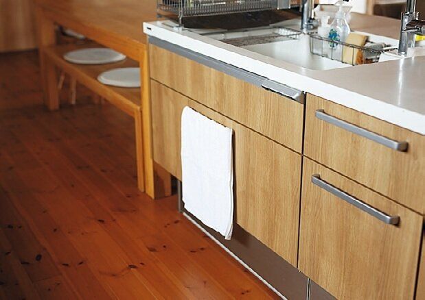 キッチンがいつもスッキリ!な人の棚と引き出し全部出してもらったら驚きの発見が！