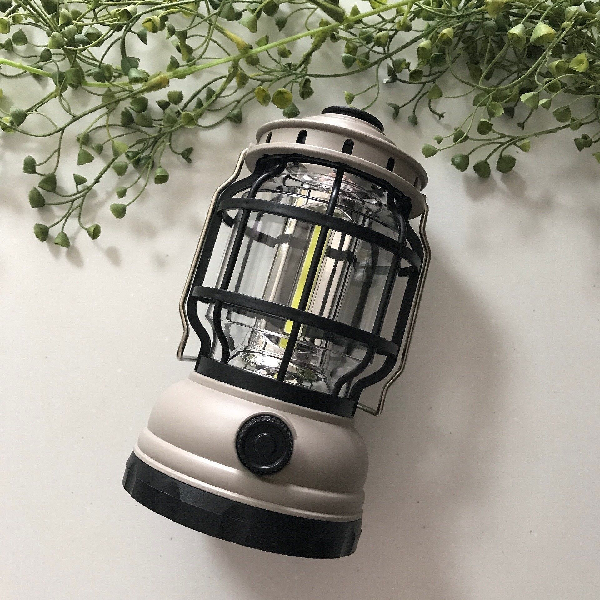 【Standard Products】のアンティーク調ランタンは機能性&デザイン性ともに◎