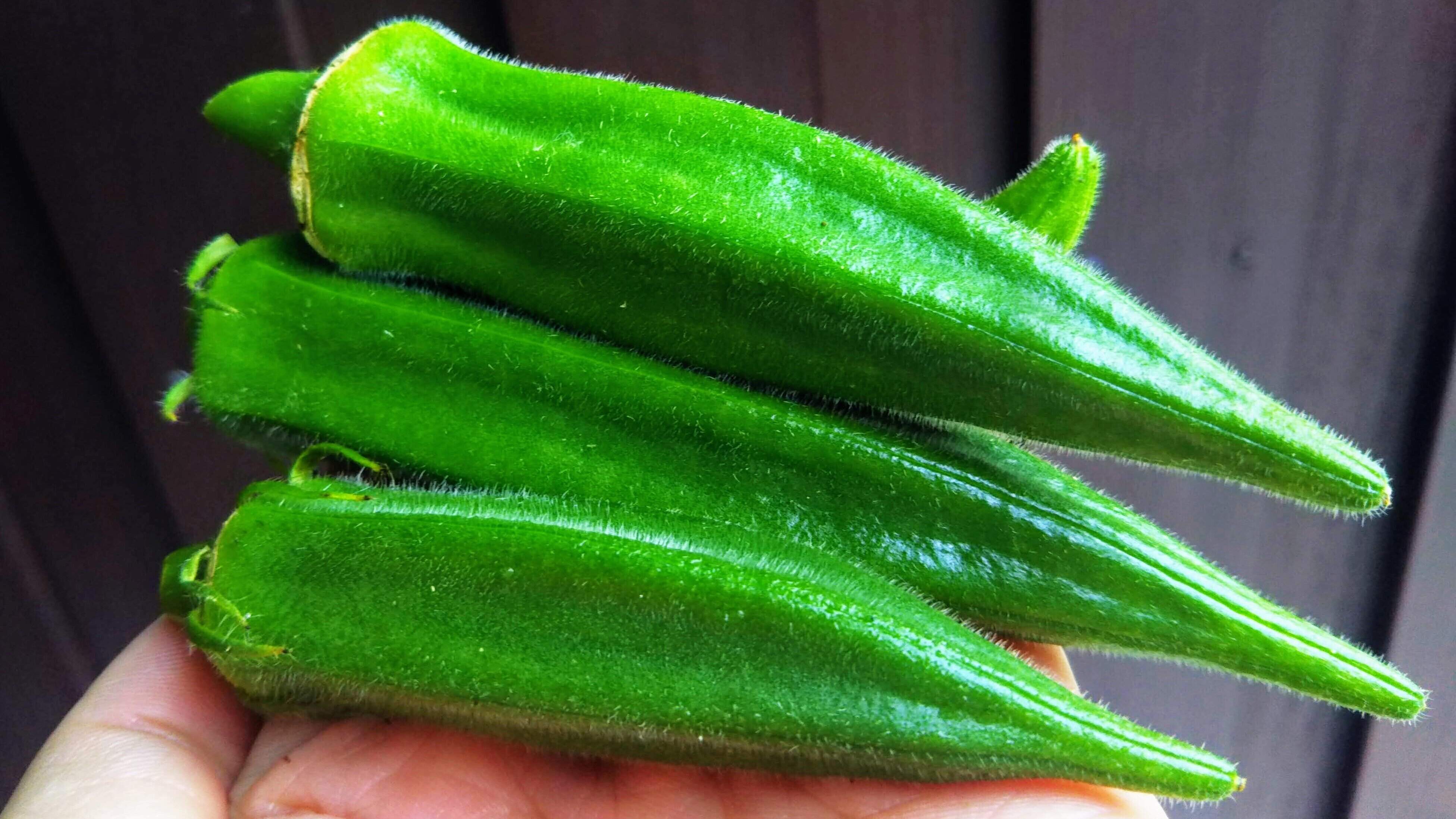 旬の「オクラ」ガク切り落としてない！？ゆでても栄養を逃がしにくい切り方を伝授