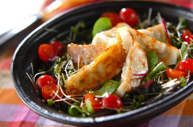 「餃子」のおすすめアレンジ／リメイクレシピ28選！定番とはひと味違う変わり種メニューをご紹介