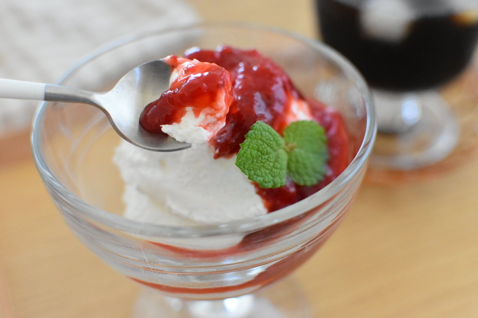 【業務スーパー】やみつきになるおいしさ！冷凍ホイップを使った簡単スイーツレシピ