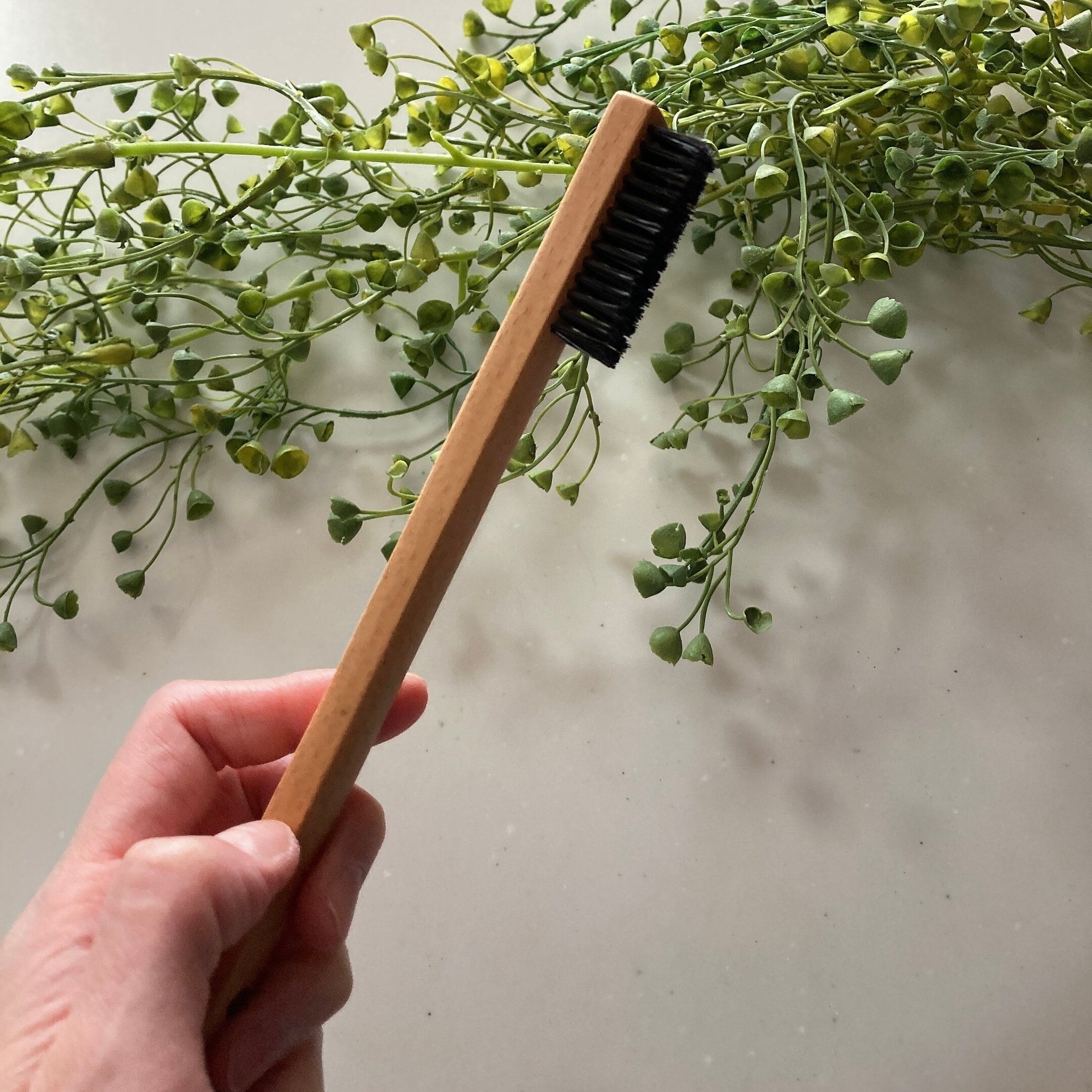 「一度使ってみてほしい！」めんどうな巾木の掃除どうしてる？巾木掃除にサッと使えるブラシ