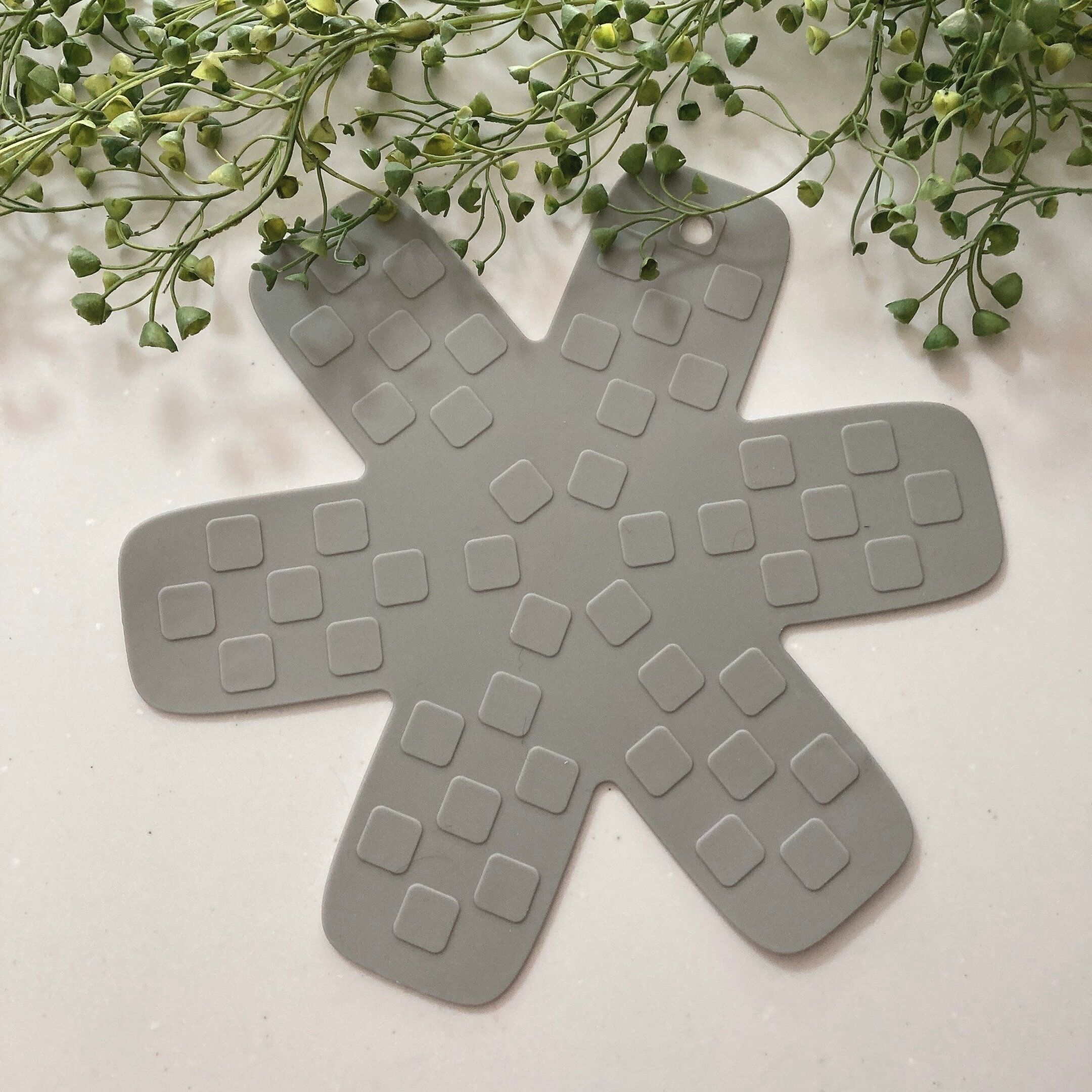 重ねて収納されている方必見！ダイソーの頼れるアイテム