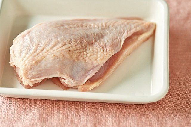 夏バテ＆イライラ解消には【鶏胸】だった！レンチンで超簡単パワーおかず2選