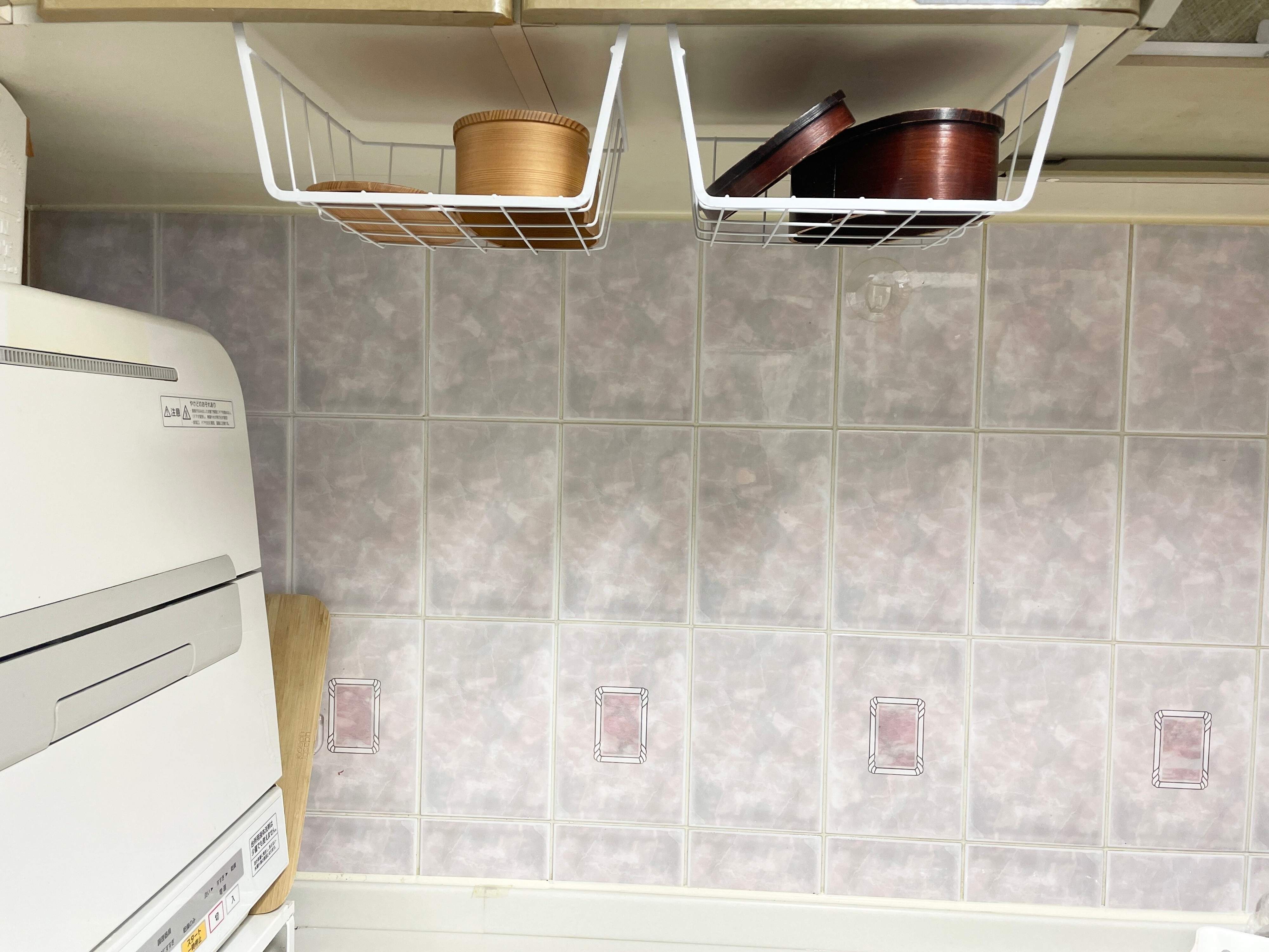 キッチンは浮かせるが勝ち！セリアでお弁当箱も浮かせました