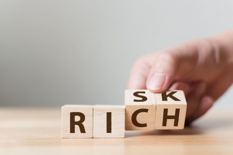 コツコツ貯蓄をがんばっている人ほど、じつはお金が貯まらない!? 【お金の専門家が解説】