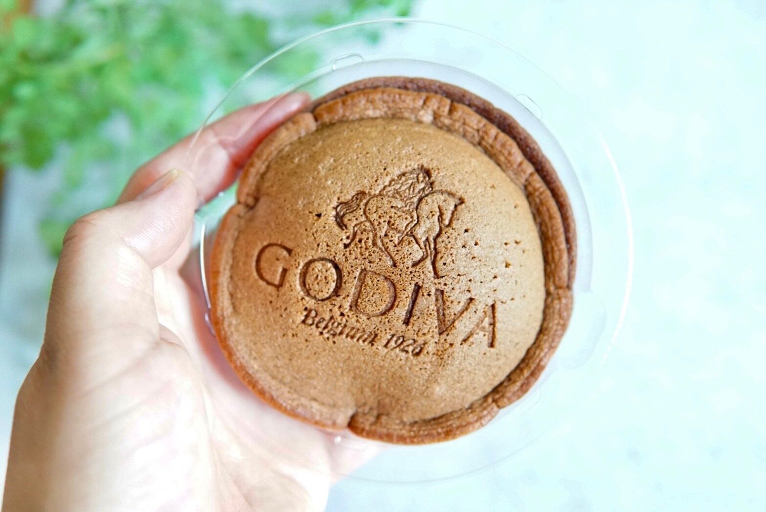 【ローソン】ついにどらもっちがGODIVAとコラボ、気になるお味は？「どらもっち ドゥーブルショコラ」