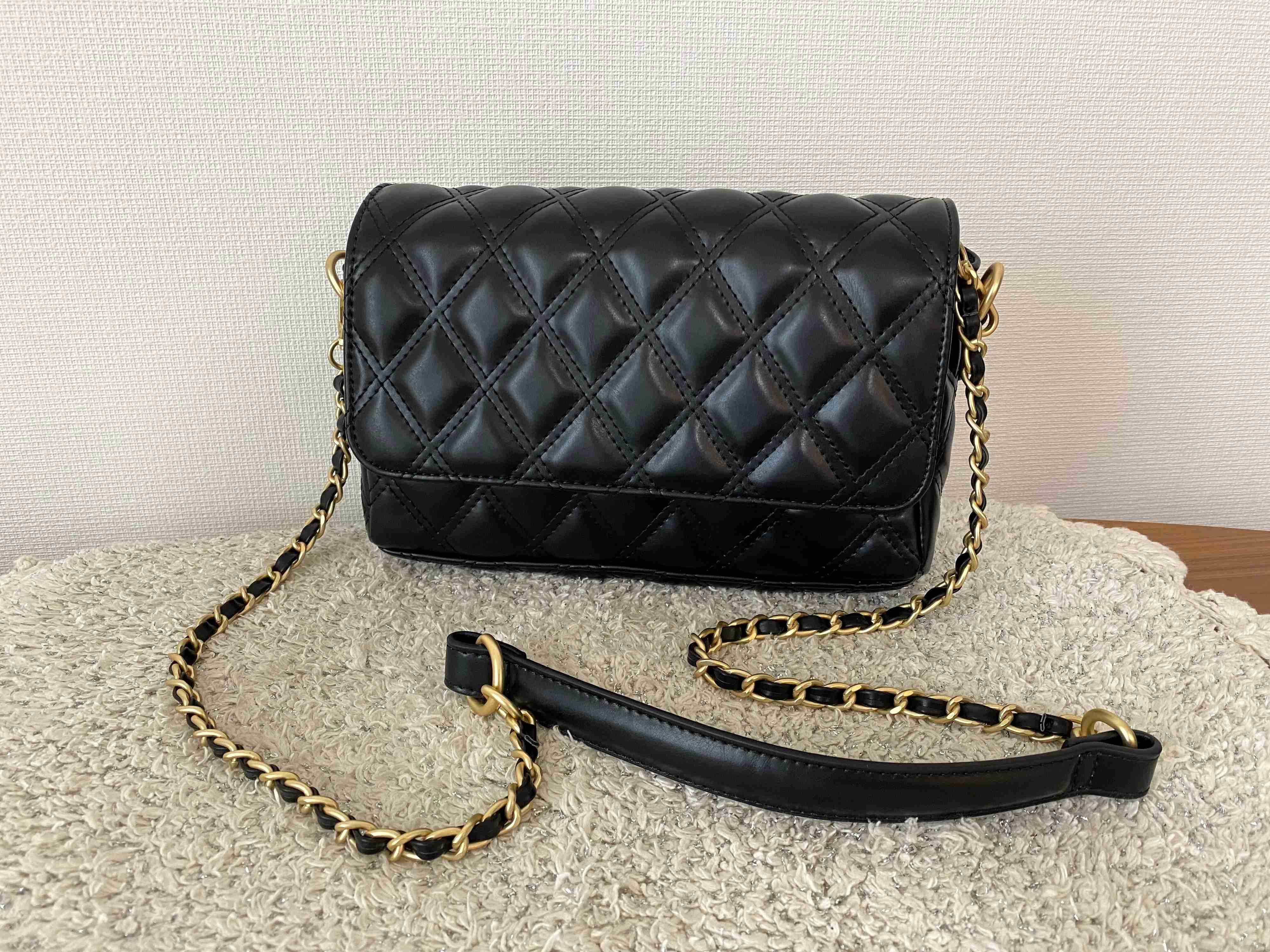 【しまむら】高見えすぎるキルティング大人チェーンバッグは必見！