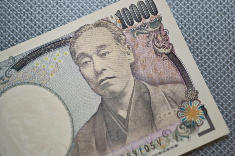 貯蓄0円⇒1000万円！赤字まみれ＆浪費体質でも【貯め体質】になって人生逆転！6つのケースを紹介