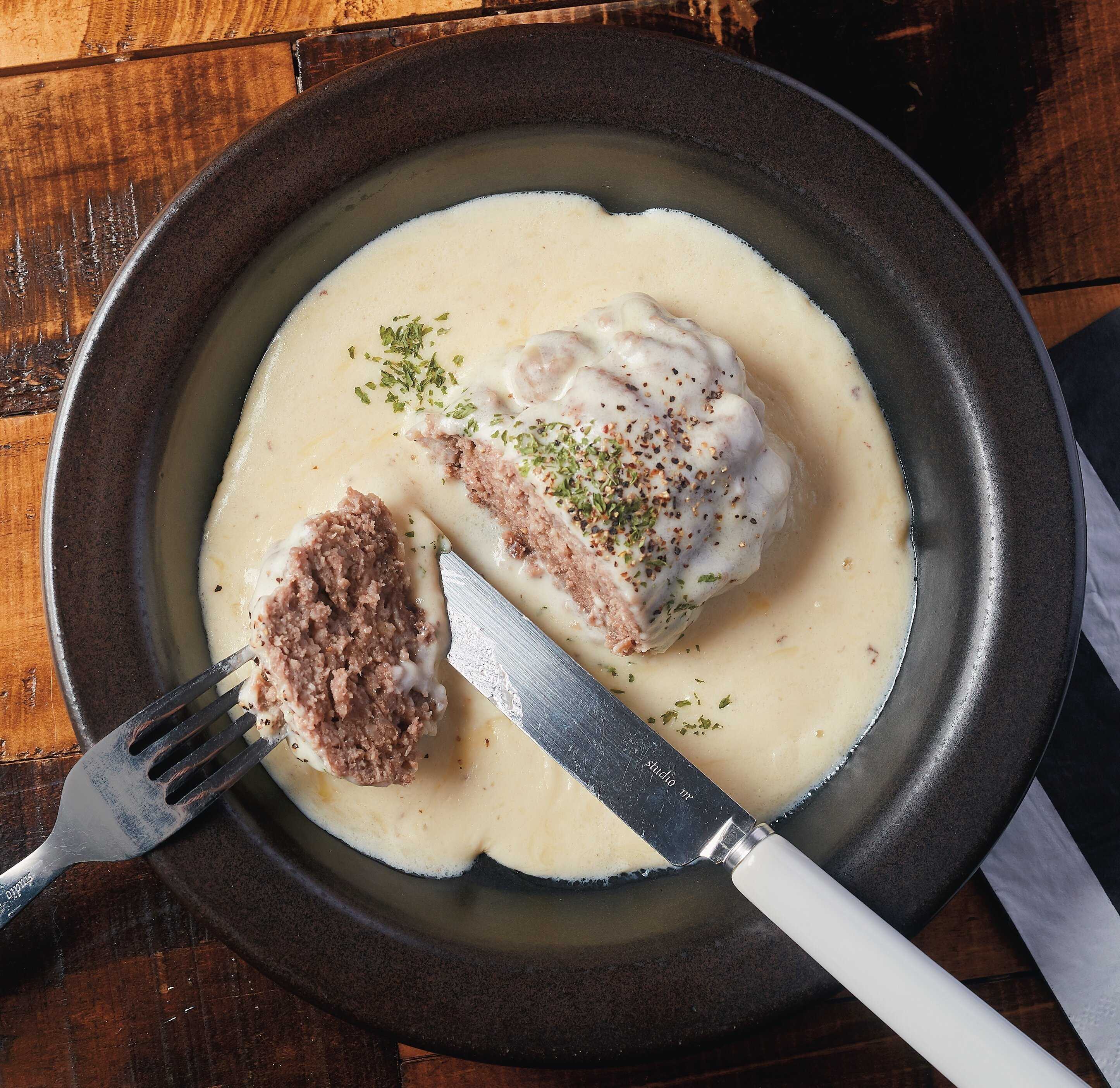 これがレンチンで!?【リュウジの至高のレンジめし】チーズソースが絶品！悪魔のチーズハンバーク