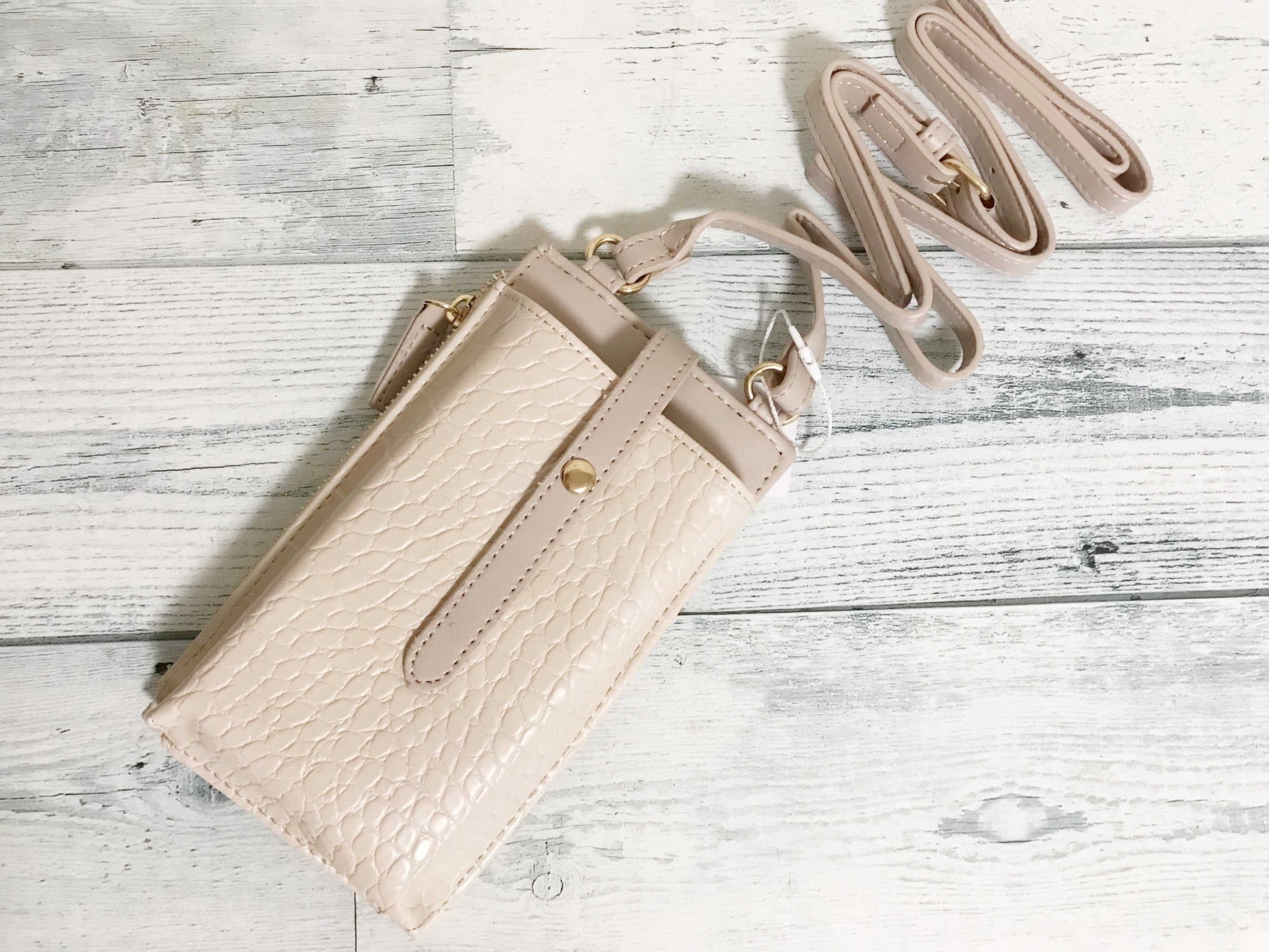 880円って嘘でしょ？高見え！機能的！大人気の3COINSのスマホショルダーバッグ