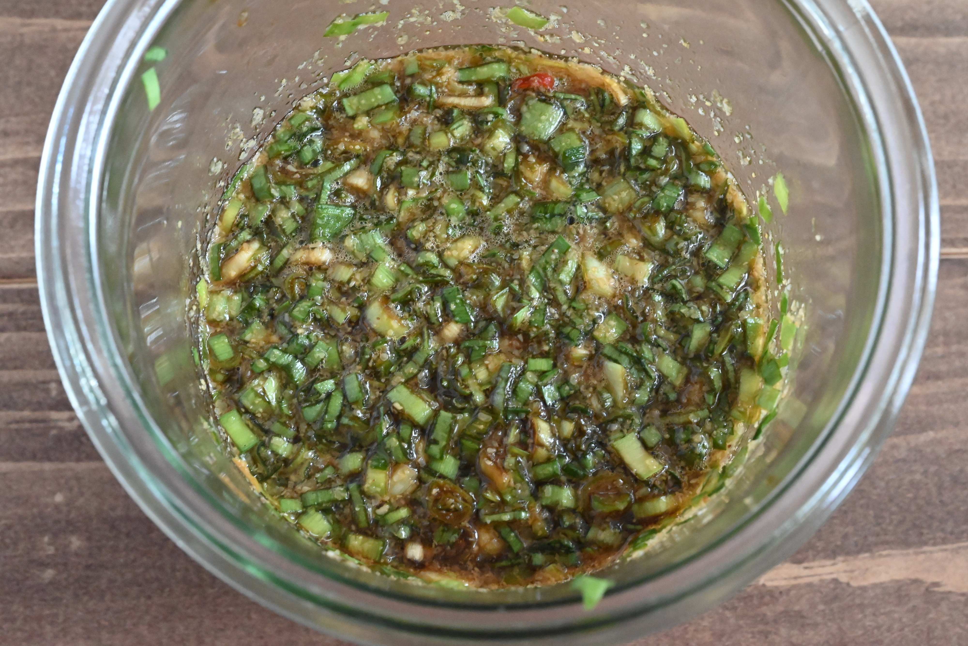 日持ちしてアレンジも効く！普通の家ごはんがグレードアップ!!「ニラのピリ辛醤油」レシピ