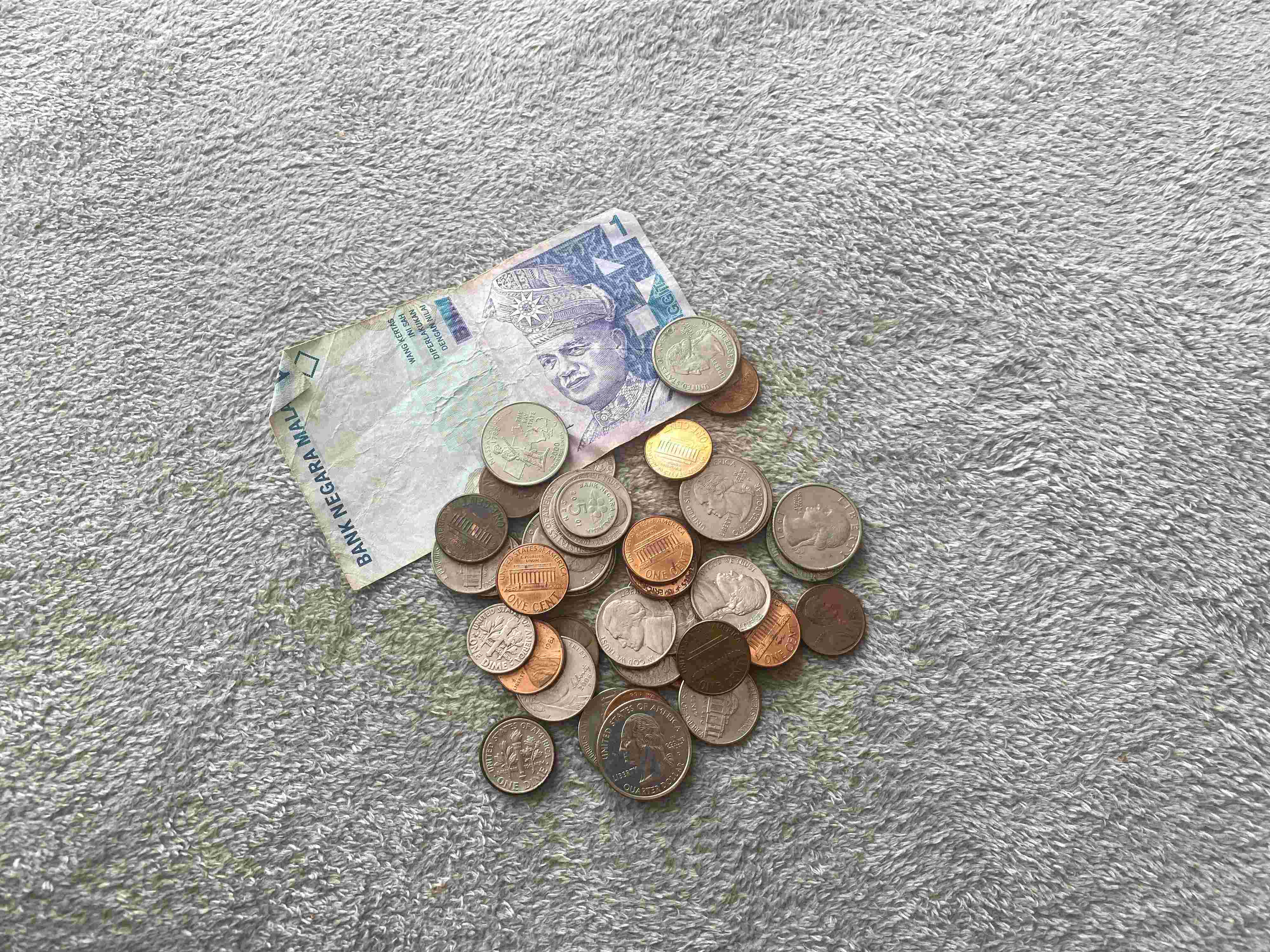 旅行などで余った外貨どうしてる？