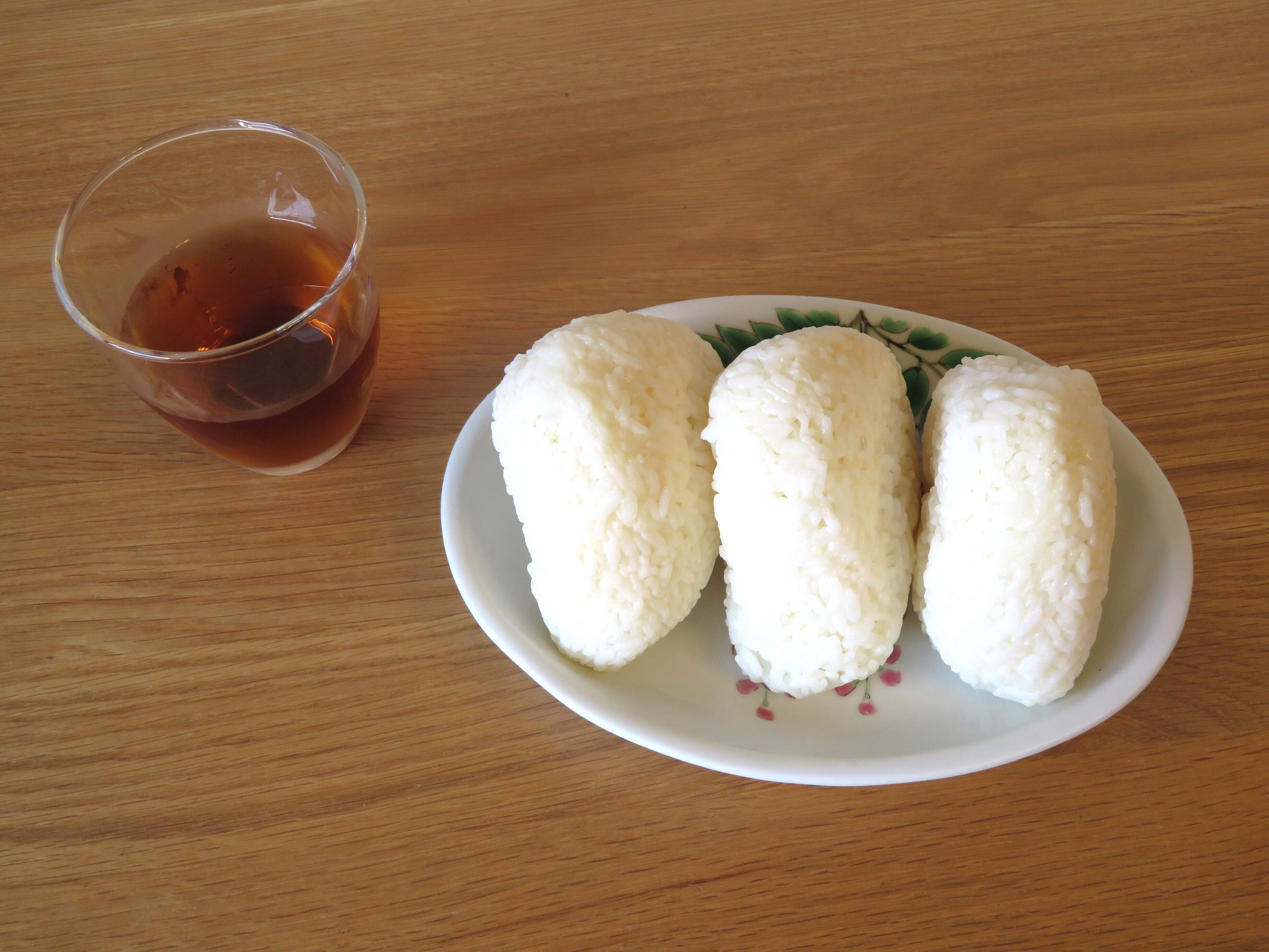 米がおいしい季節！家にあるものでつくれるおにぎりレシピ3