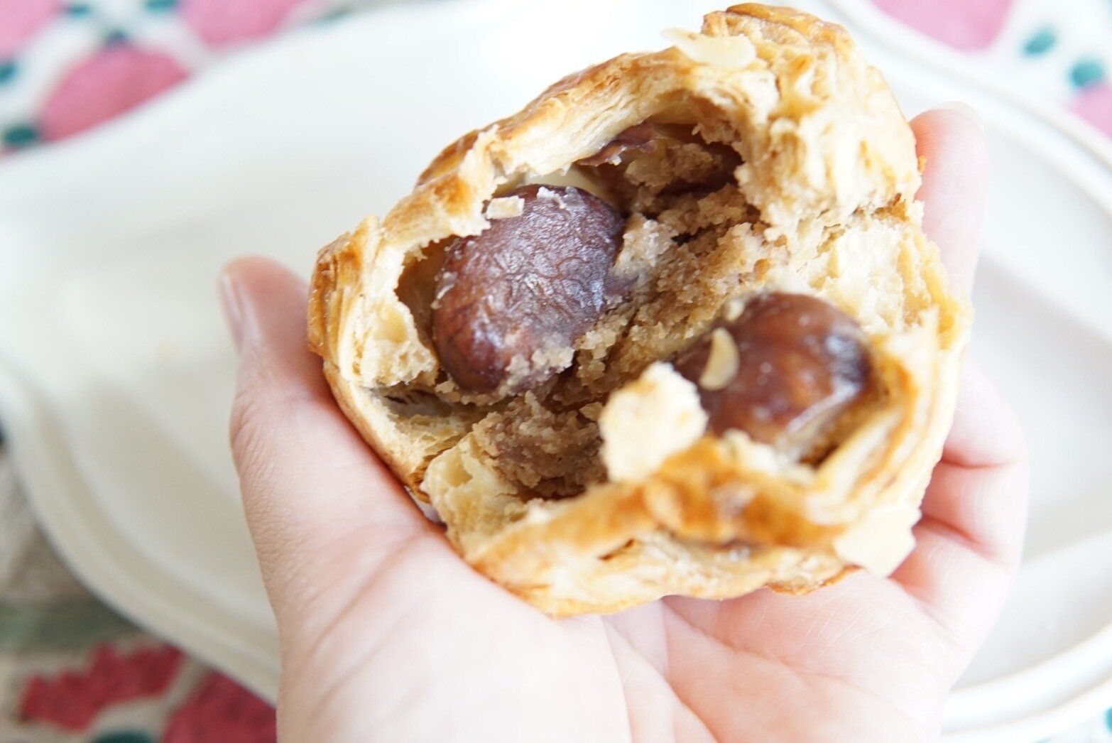 【ローソン】商品名そのまま、ごろっとたっぷり入った栗に感激「ごろっと栗のマロンパイ」