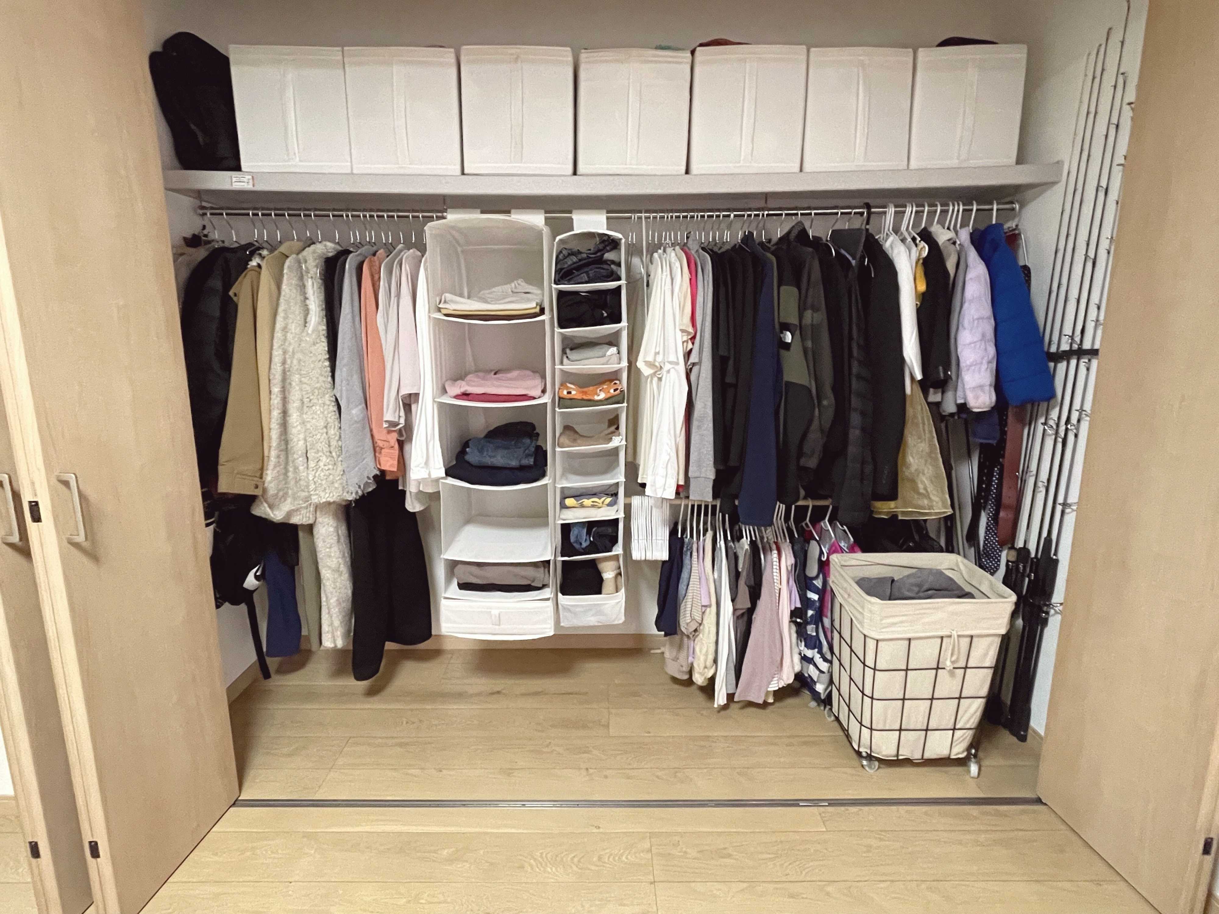 【衣装ケースを持たないシンプリスト】IKEAの「SKUBB」でつくるファミリークローゼット