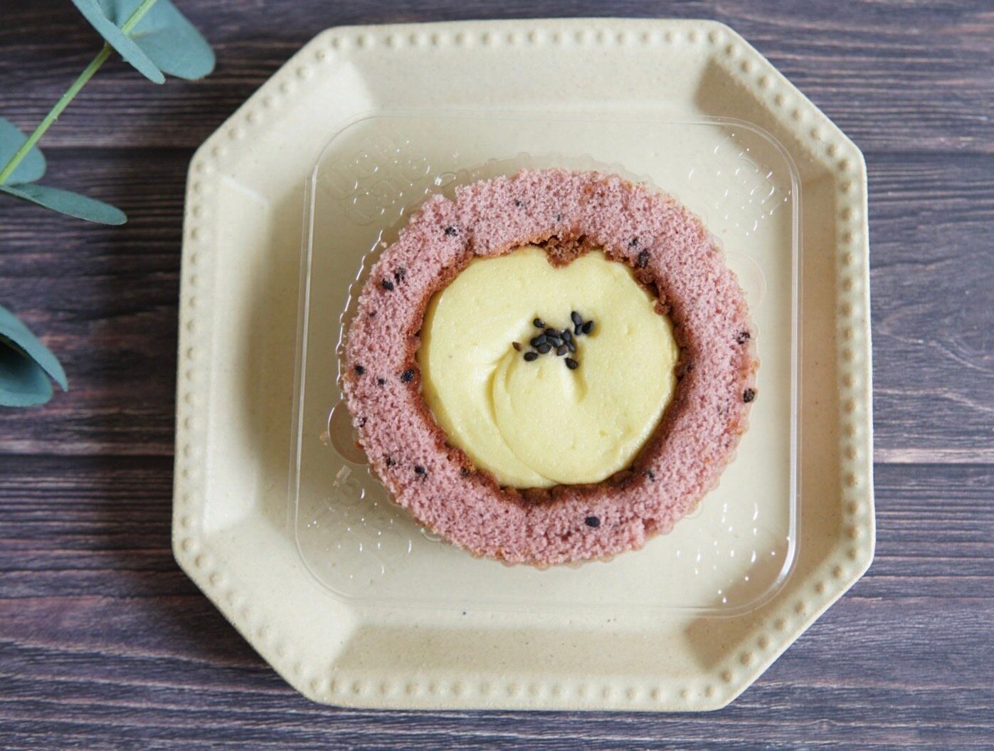 【ローソン】大学いもが人気のお店とウチカフェ定番ロールケーキ、人気同士のコラボ「Uchi Café×おいもやさん興伸大学いも風ロール」