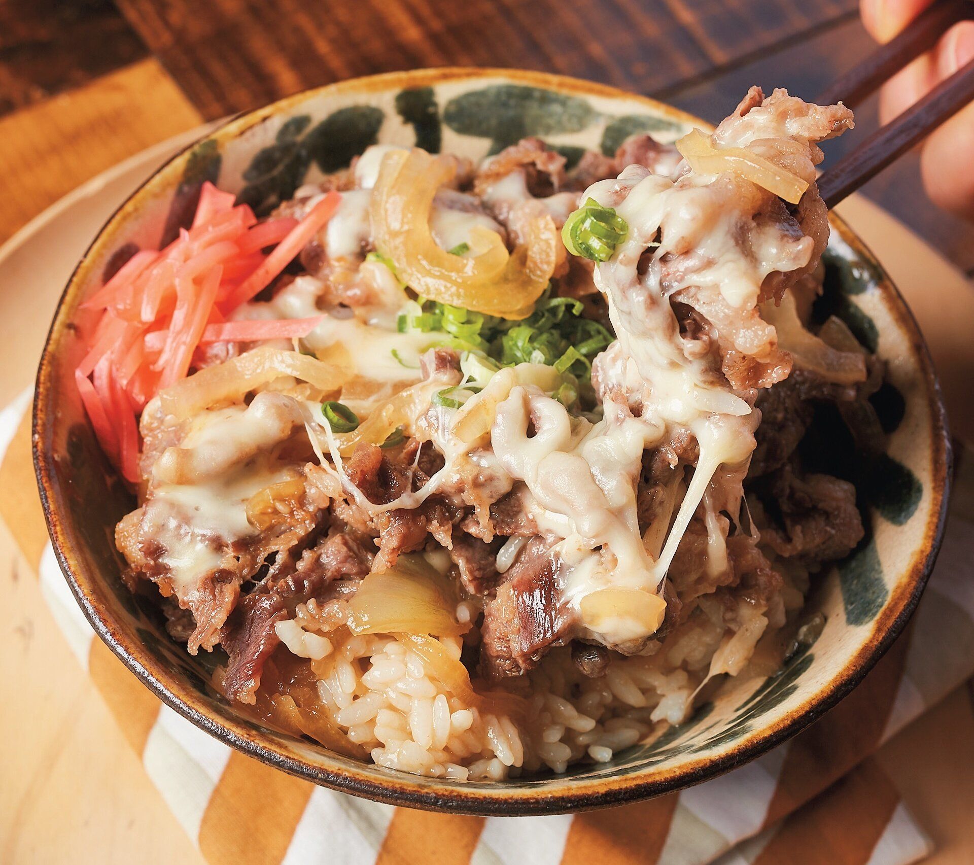 大人気リュウジさんレシピ！SNSでバズりまくった超人気の無水カレー＆やみつきチーズ牛丼