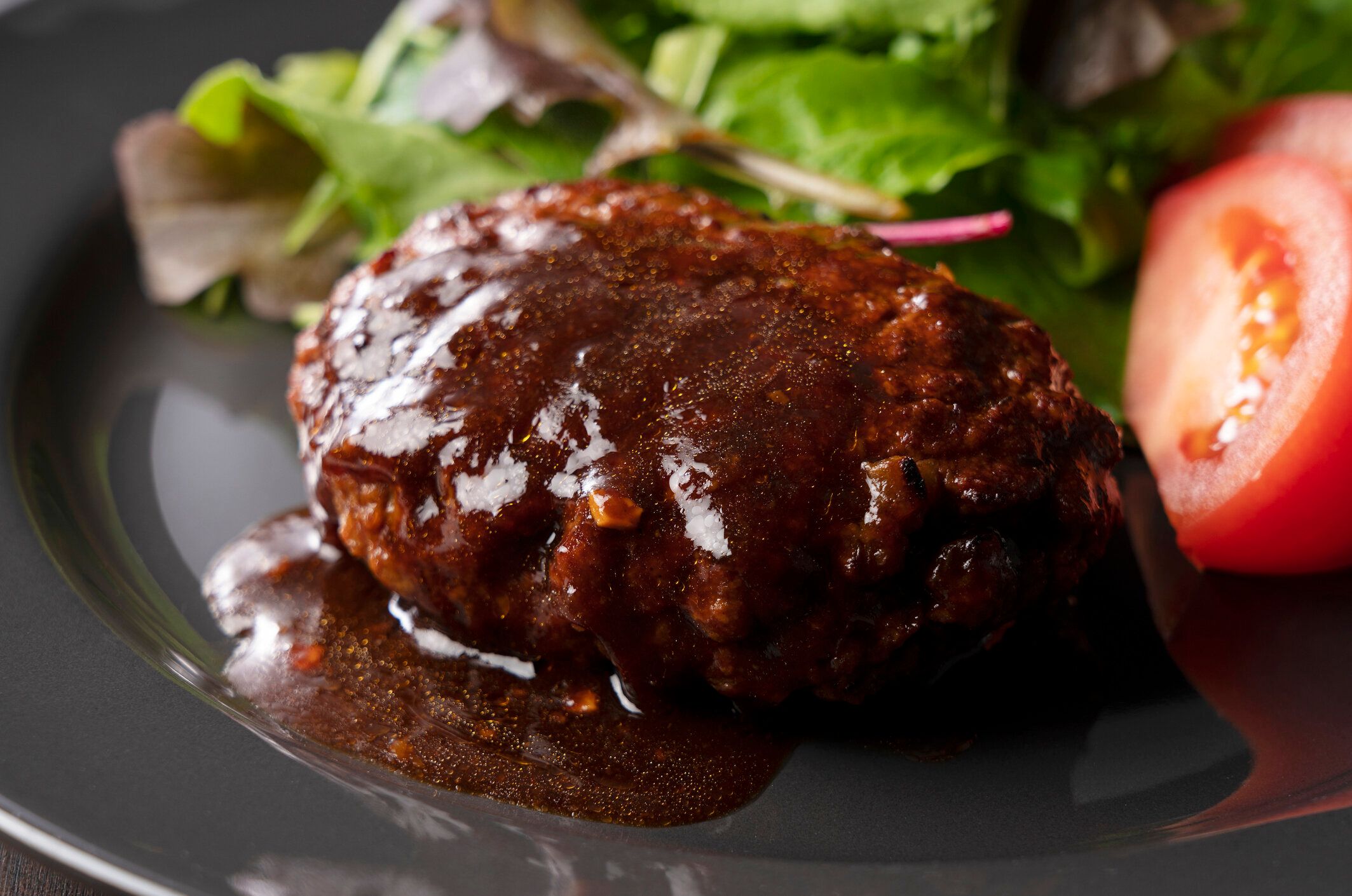 「ハンバーグ」は冷凍保存が便利！上手に美味しく保存するためのテクニック