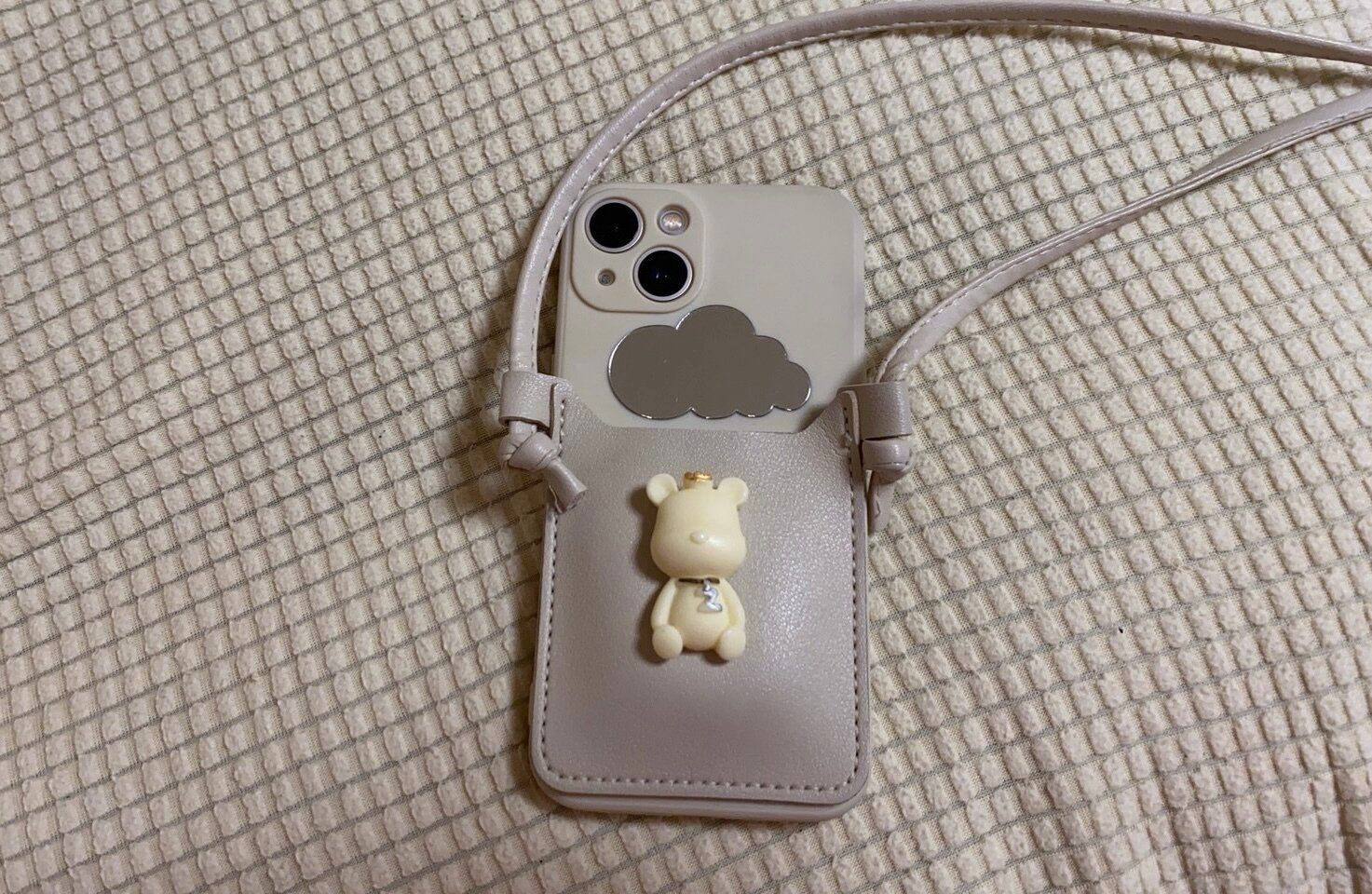 【DAISO】携帯に貼れるミラー