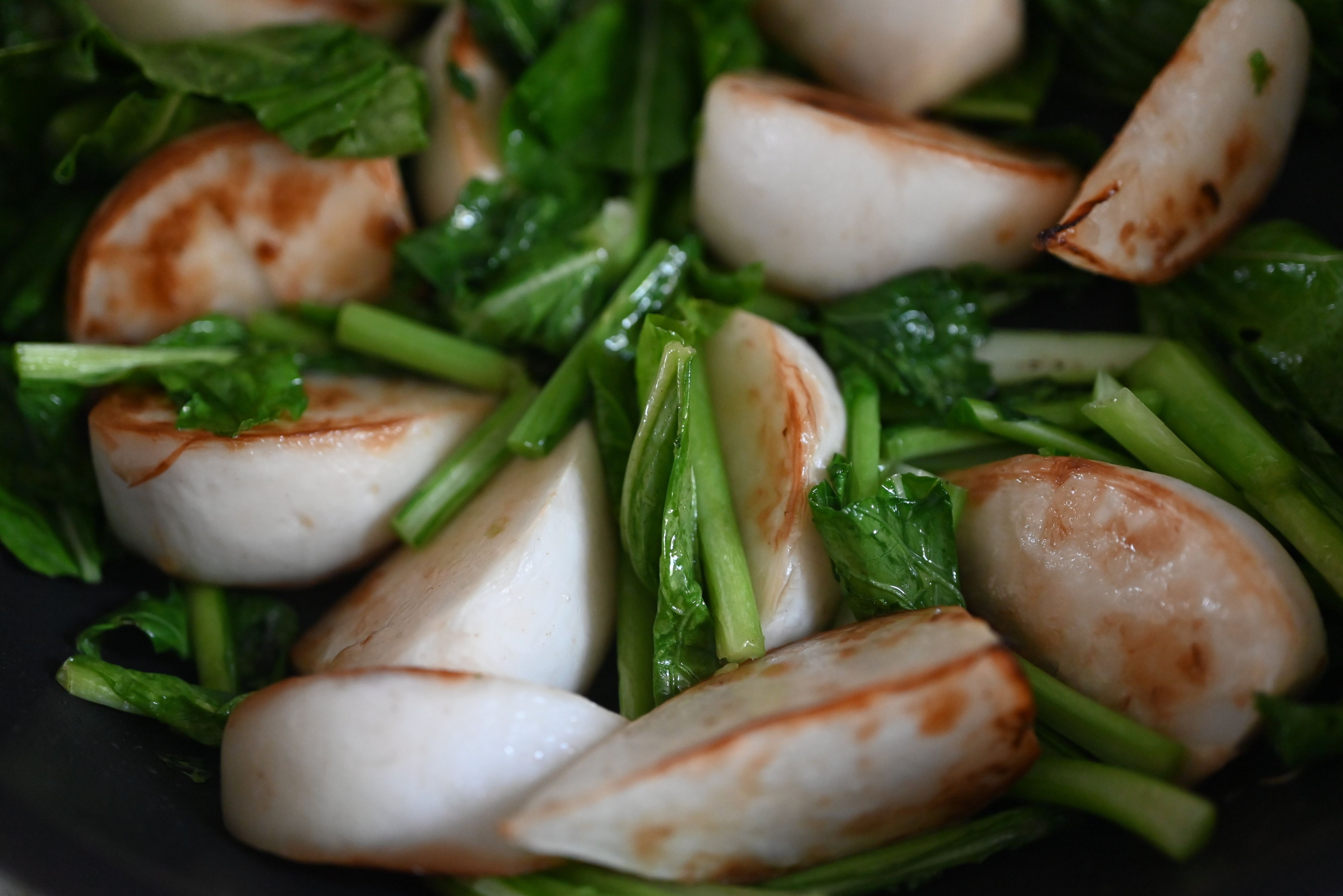 【旬食材】カブは葉も根もおいしくいただこう！カブの部位別♪簡単副菜レシピ3選