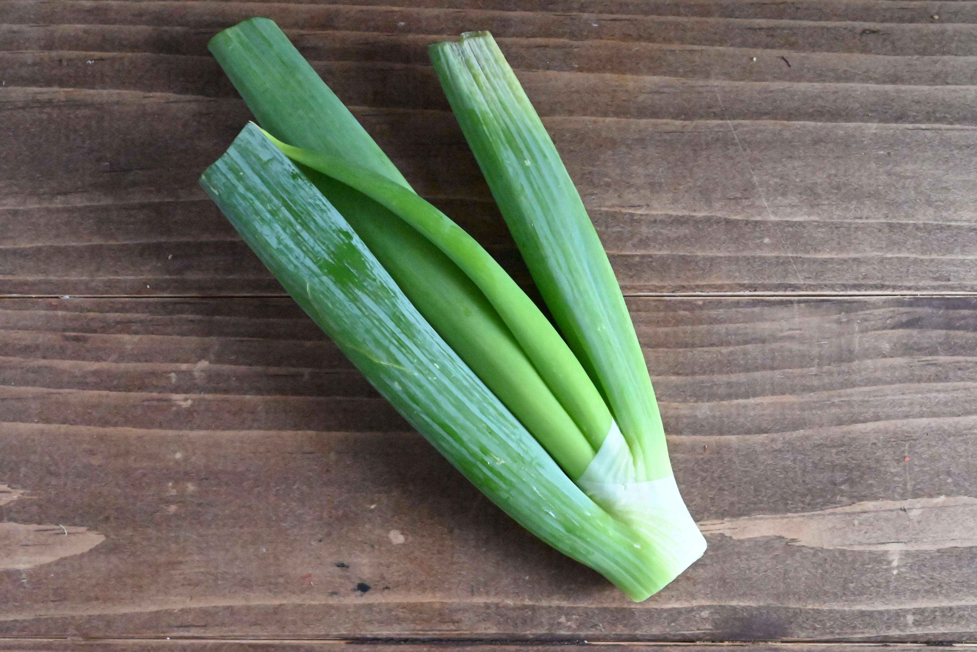 捨てないで！栄養も旨味もたっぷり♪長ねぎの青い部分を使い切る！簡単レシピ3選