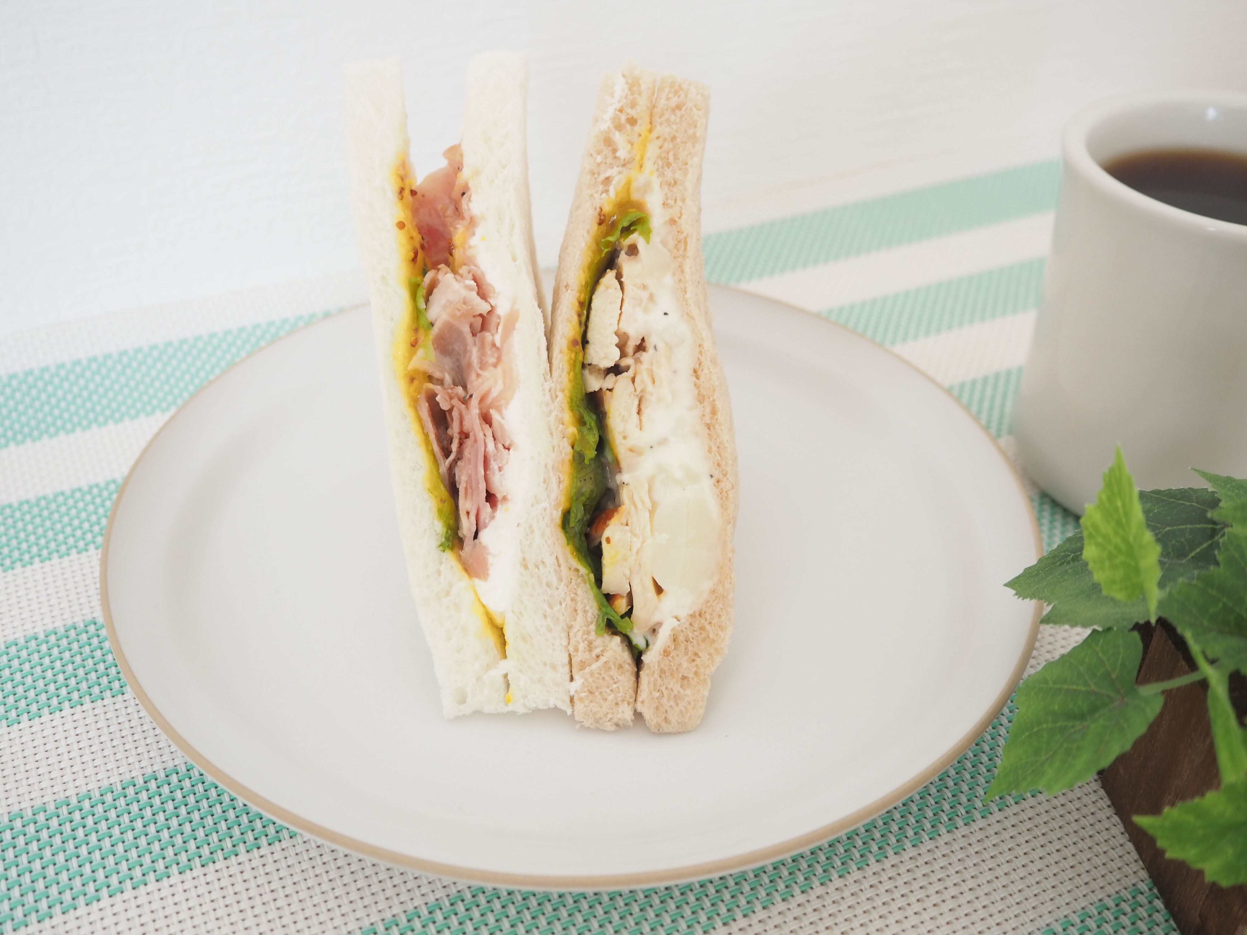 【ミニストップ】 お高め価格も納得！鳥羽周作監修のタレが自慢のサンドイッチ