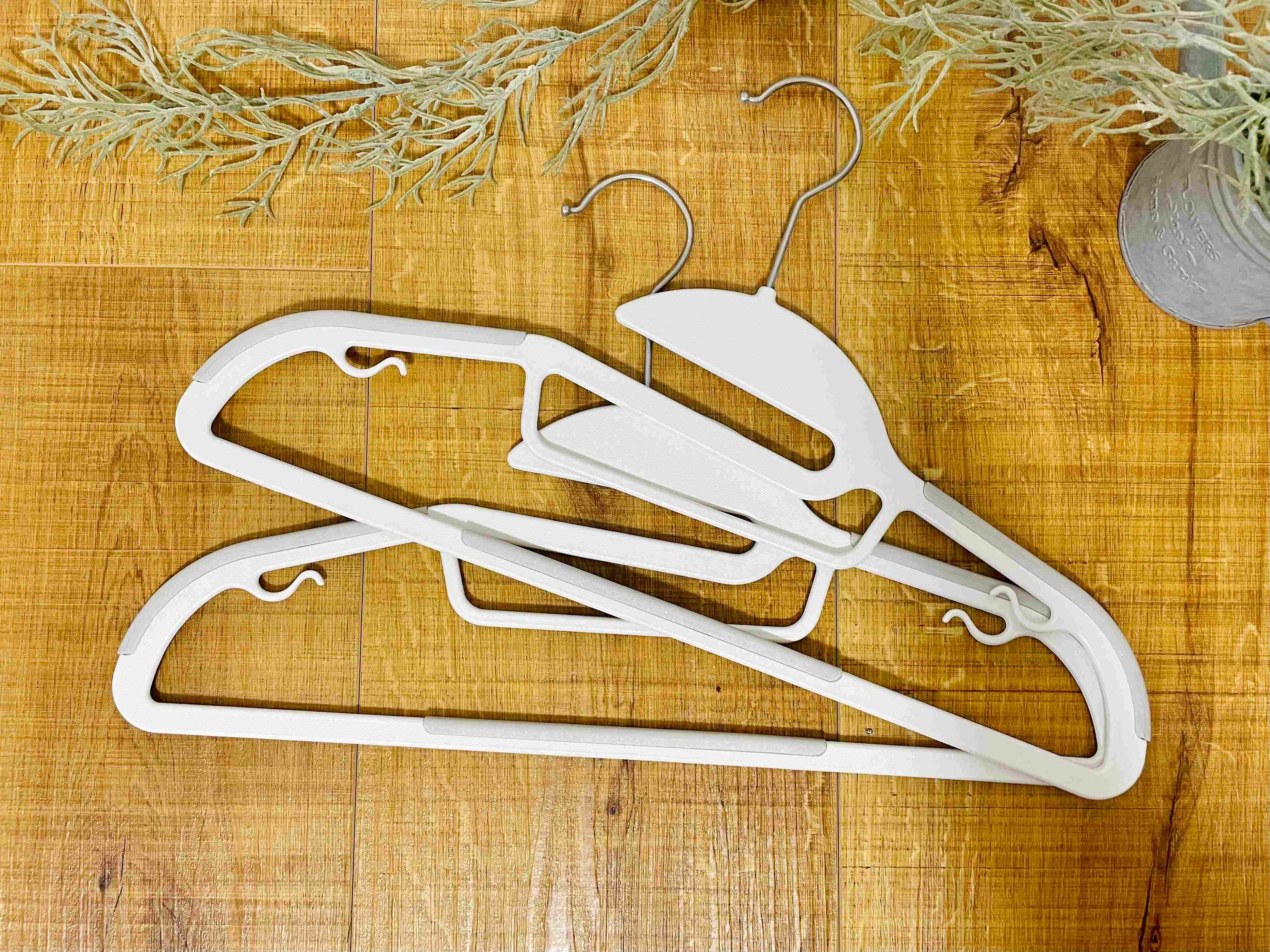 【ニトリ】ズボラさんには「すべらない」より「すべる」がいい！最強ハンガー見つけた！