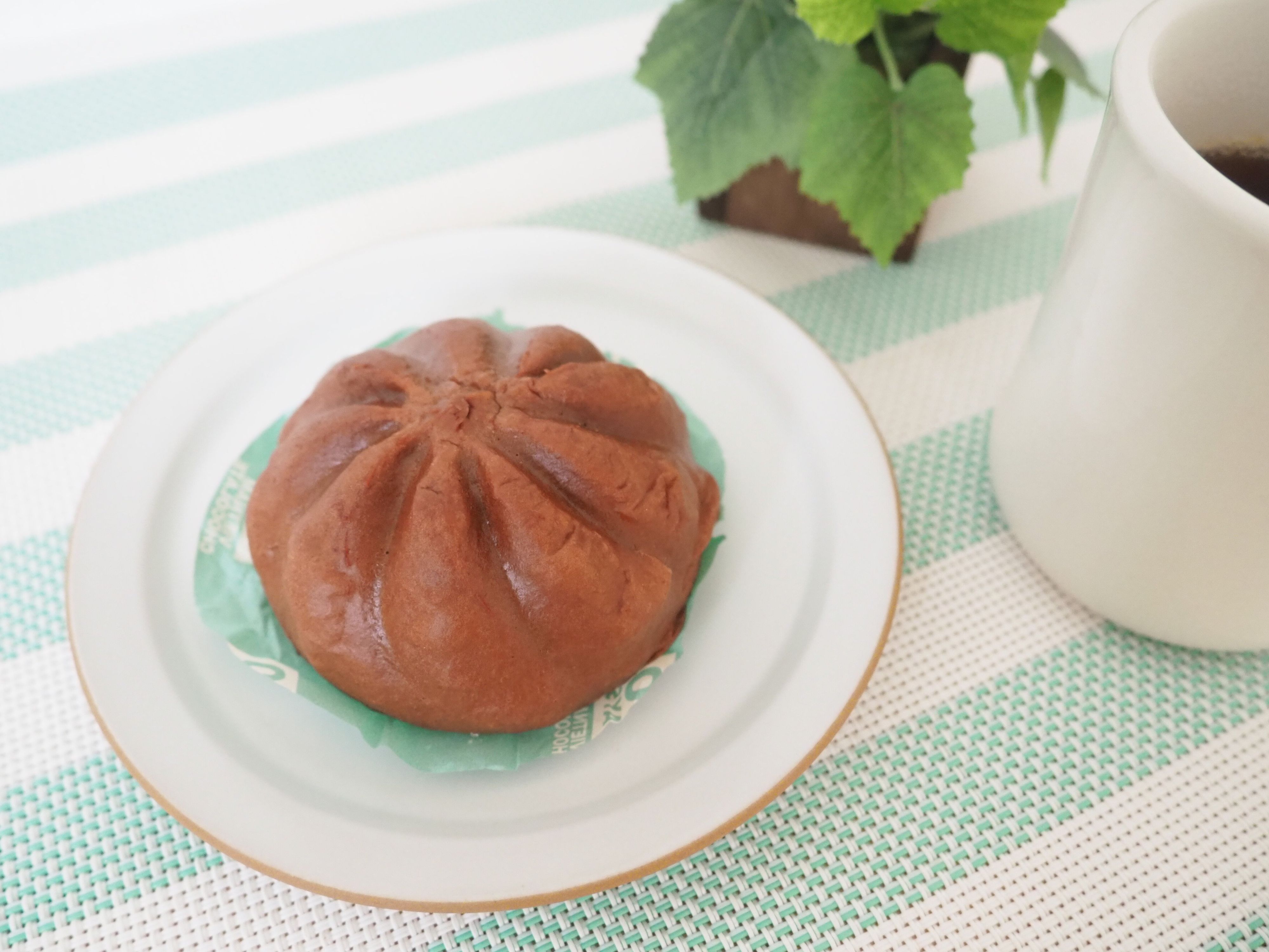 【ミニストップ新商品】冬にぴったり！「ベトナムカカオチョコまん」は大人向けのあったかスイーツ