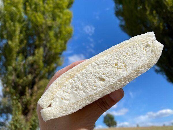 【セブン】衝撃の新商品！生クリーム好きは迷わず急げ！「白バラ牛乳を使ったホイップだけサンド」