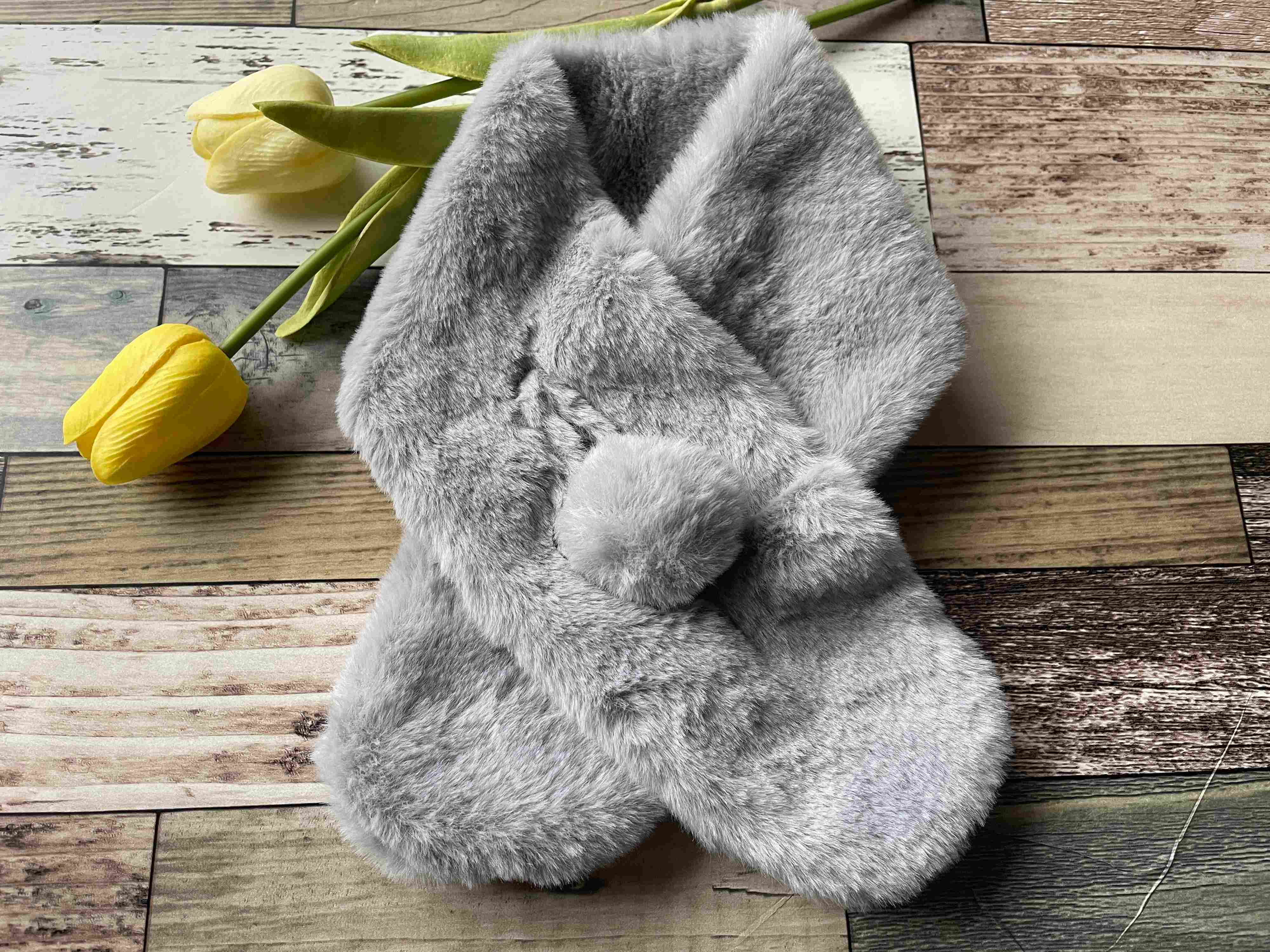 【ワッツ】子ども用とは思えない！上質ファーの上品マフラーが220円